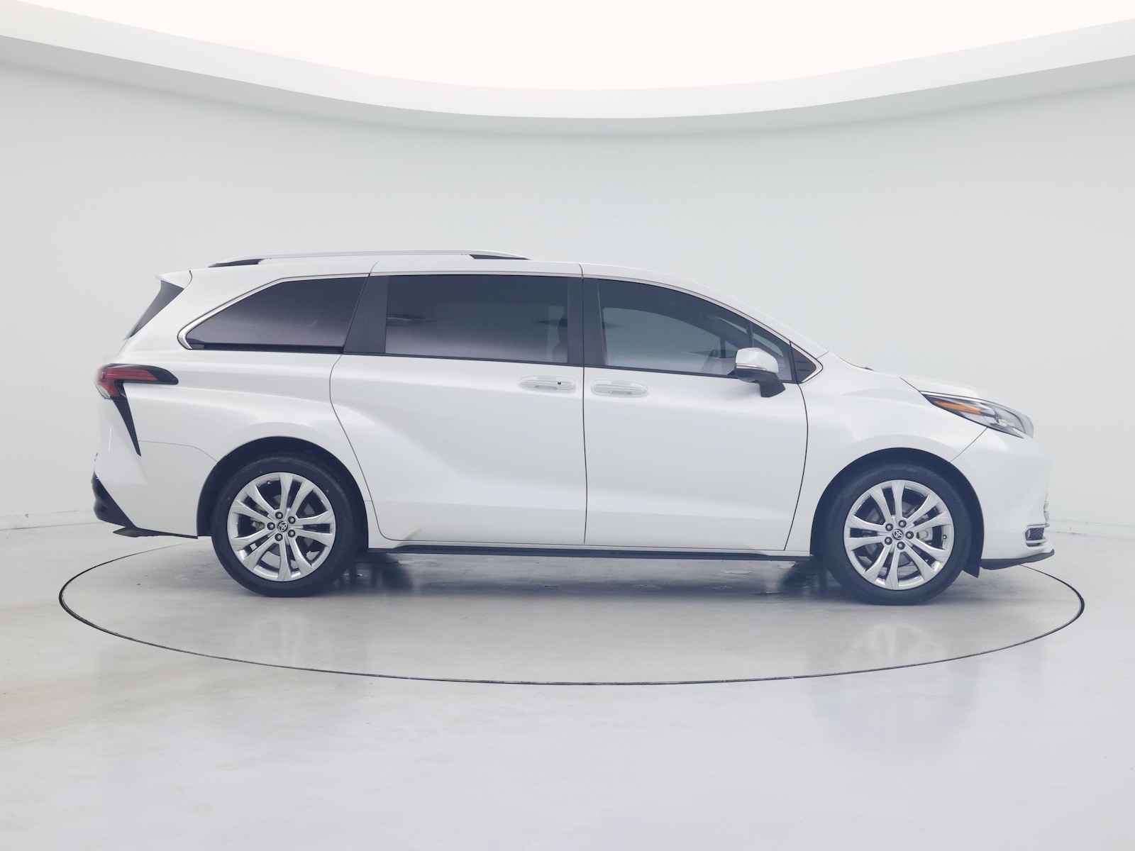 2023 Toyota Sienna Platinum - Photo 8