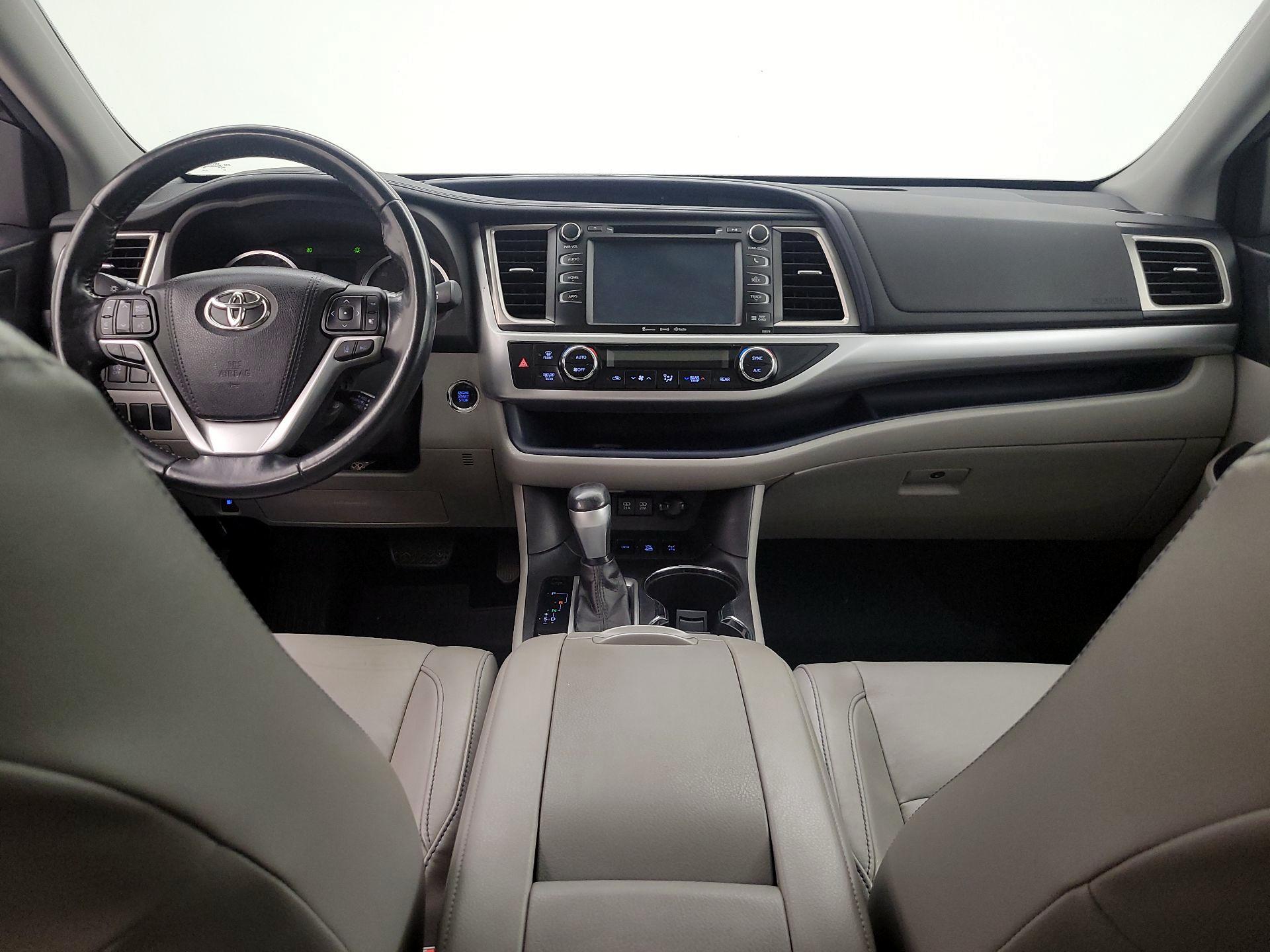 Thumbnail: 2017 Toyota Highlander - 9