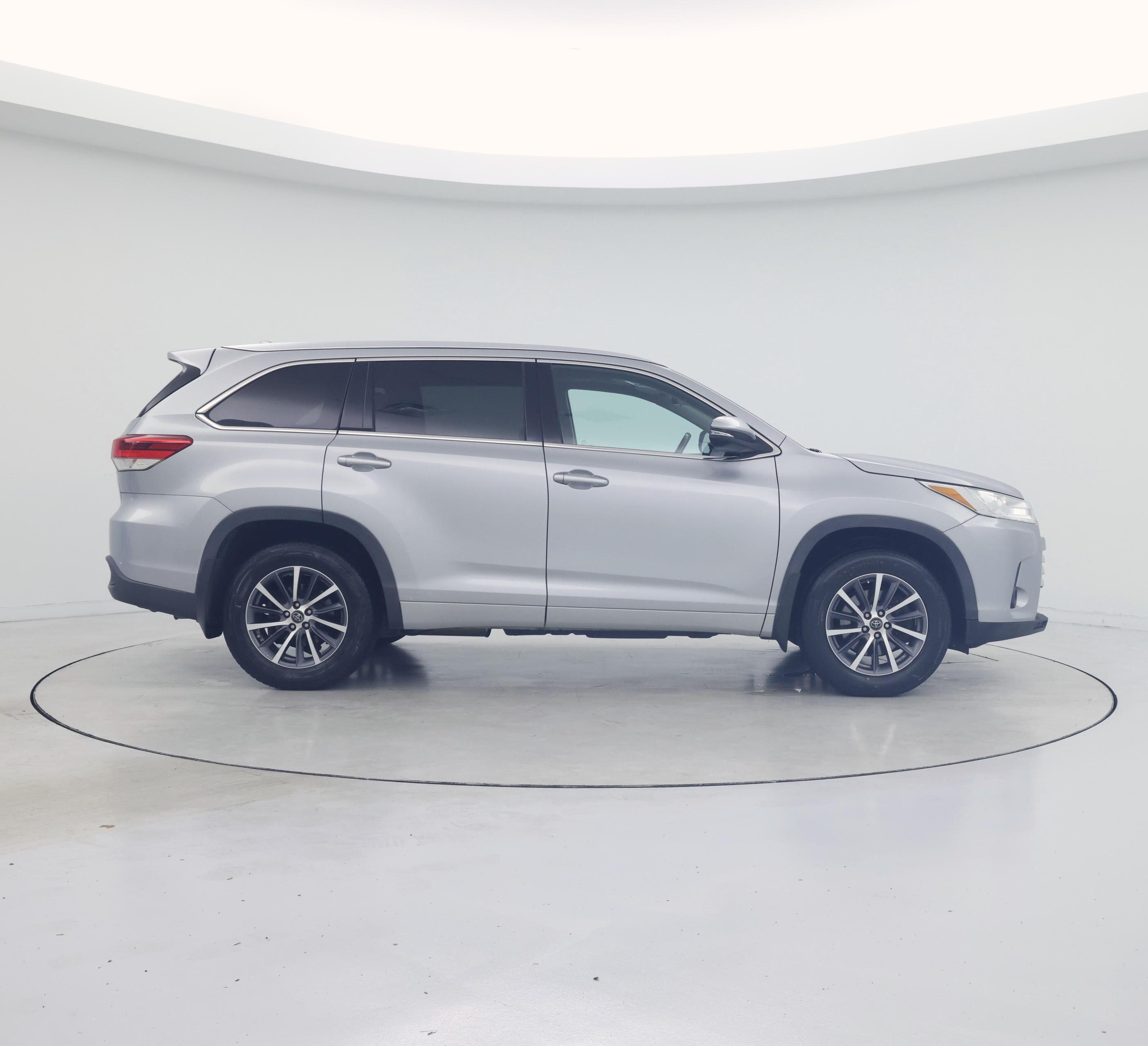 Thumbnail: 2017 Toyota Highlander - 7