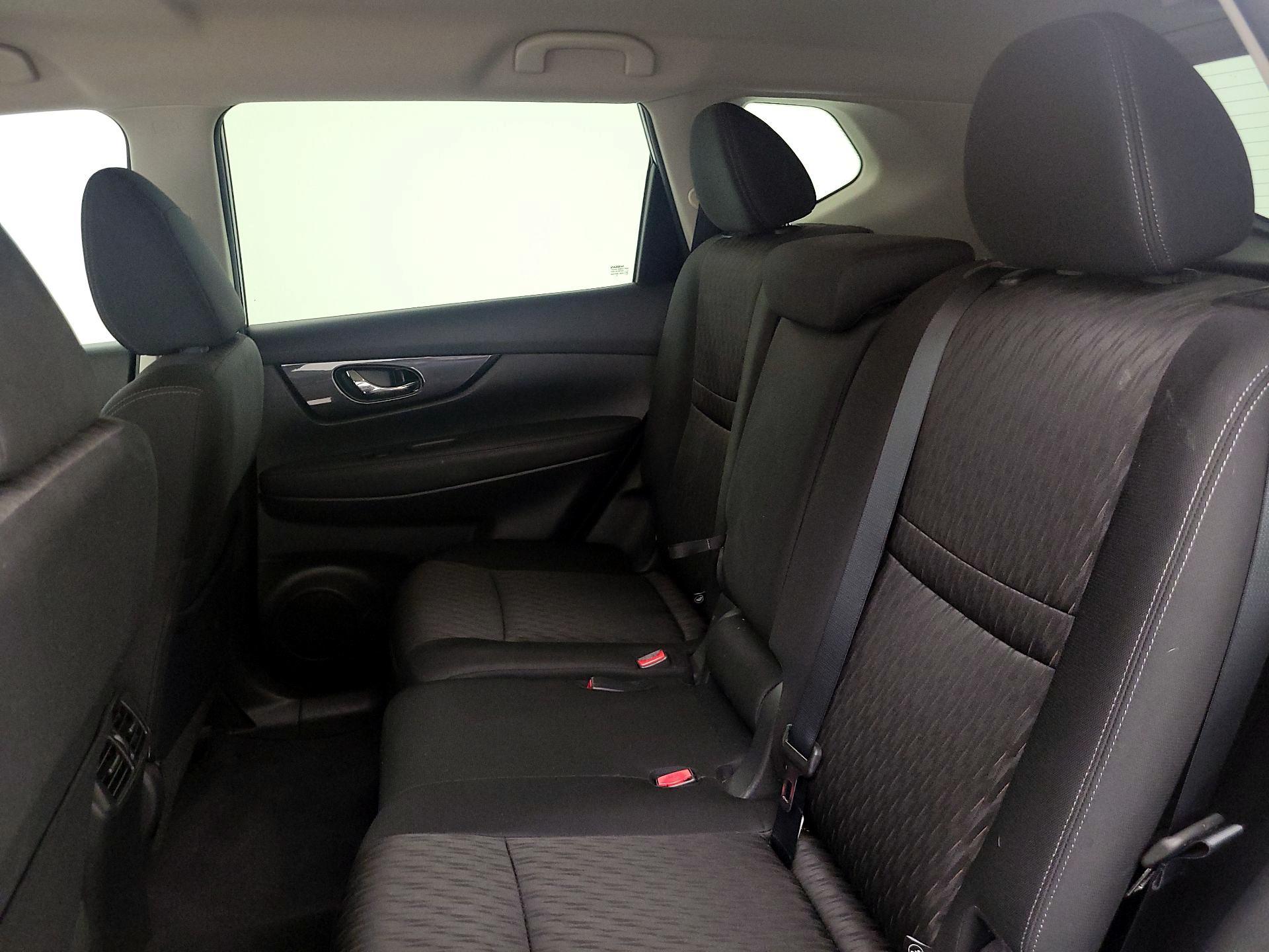 Thumbnail: 2019 Nissan Rogue - 19