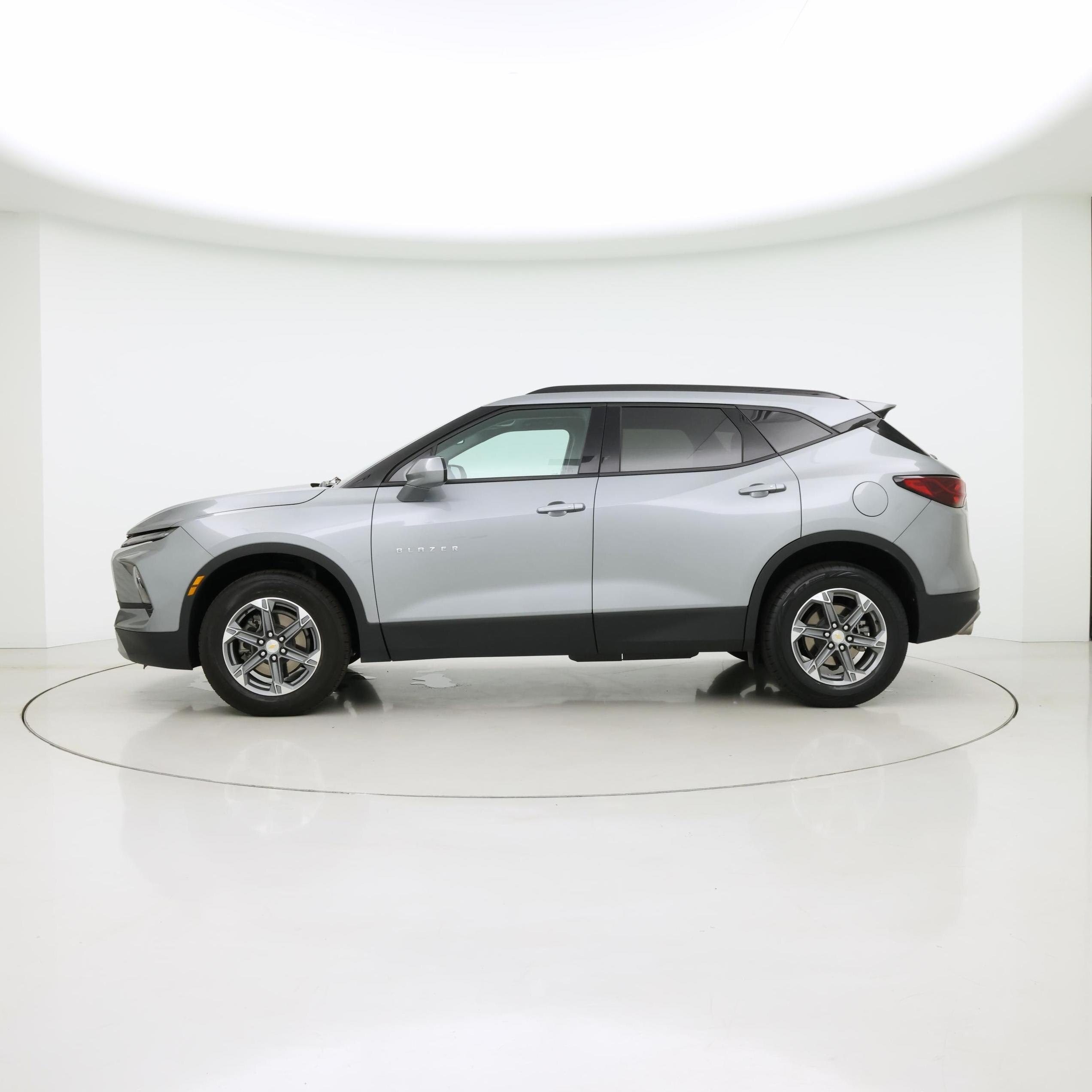 Thumbnail: 2023 Chevrolet Blazer - 3