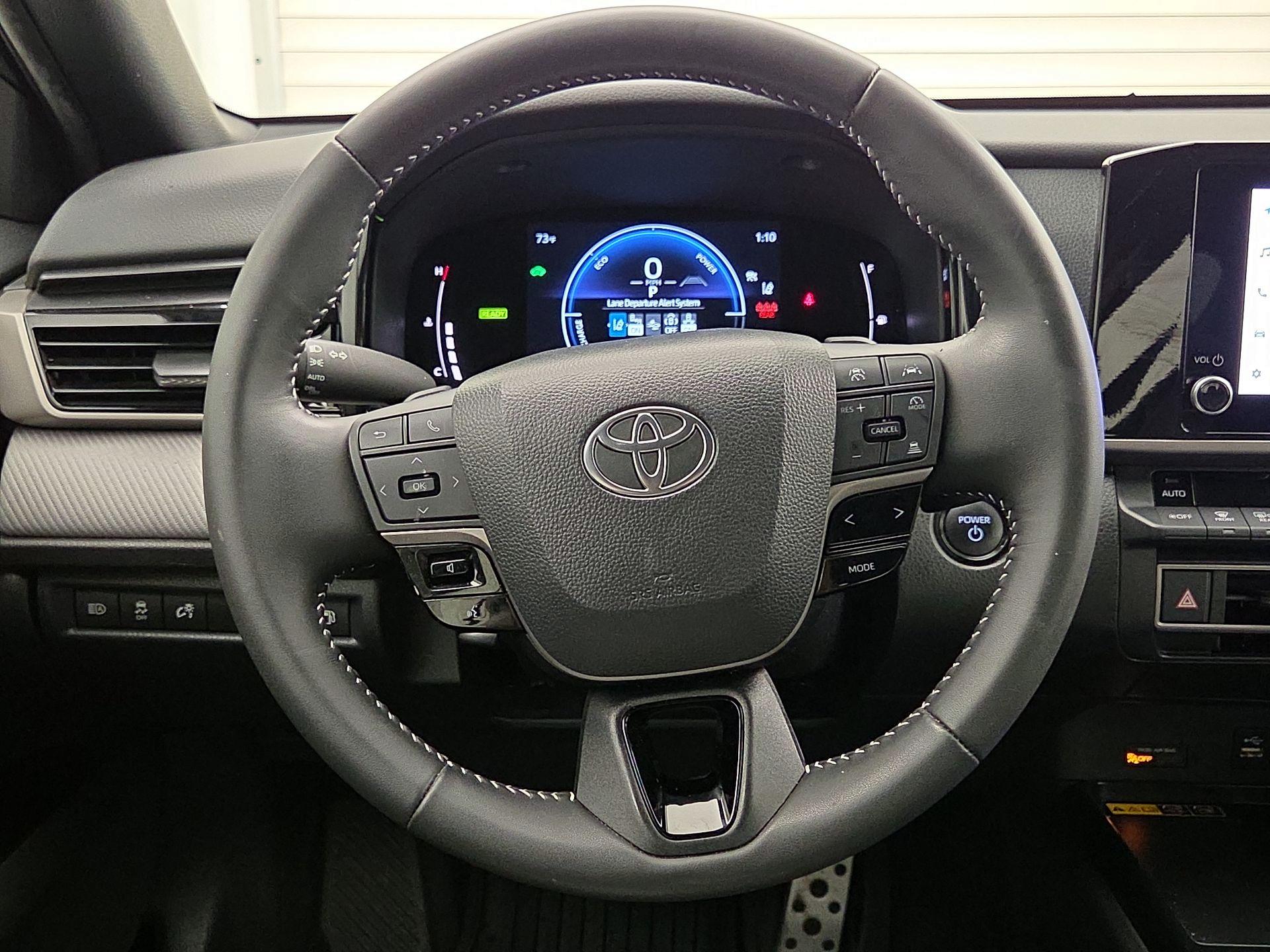 Thumbnail: 2025 Toyota Camry - 10