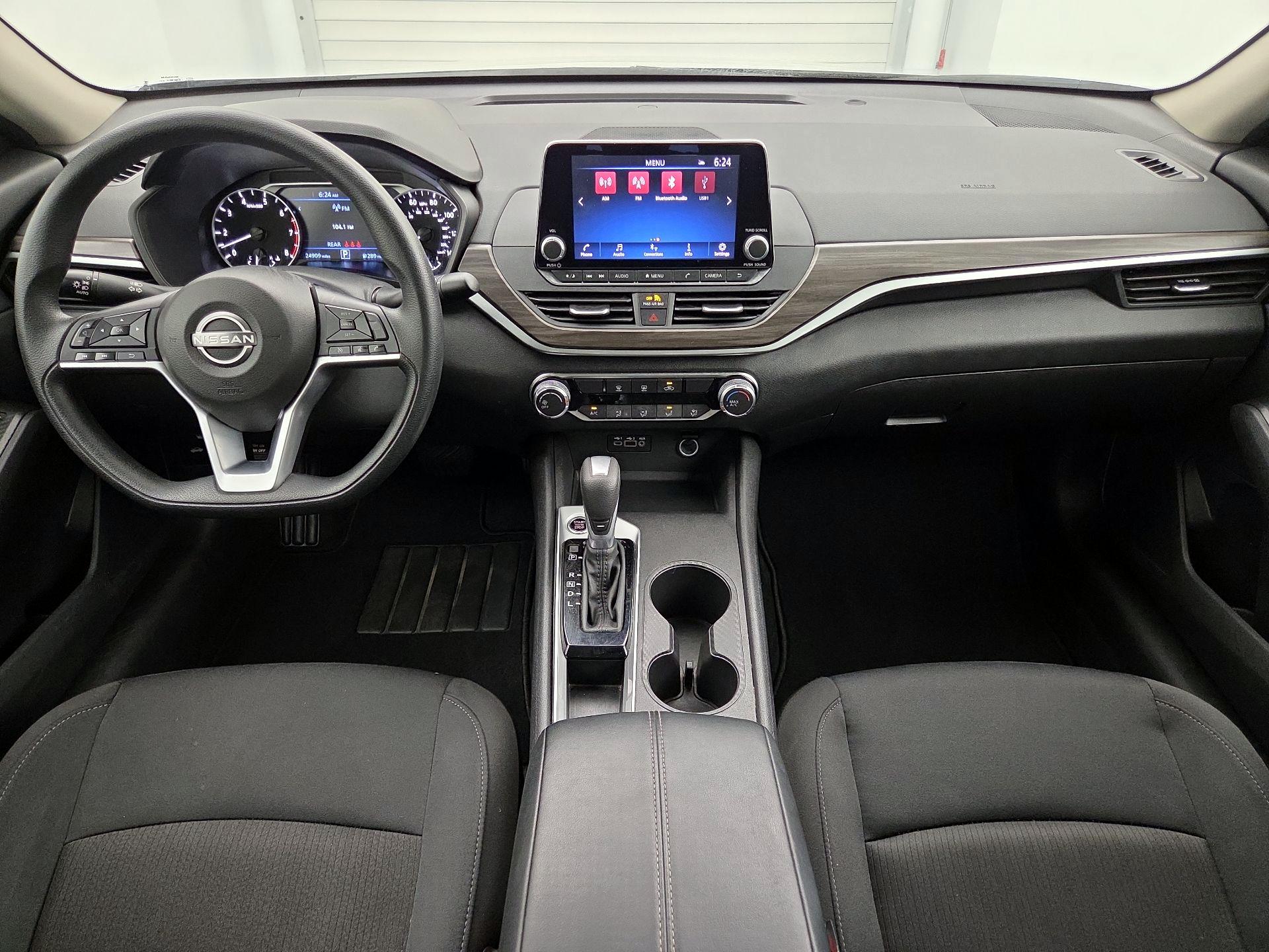 Thumbnail: 2025 Nissan Altima - 9