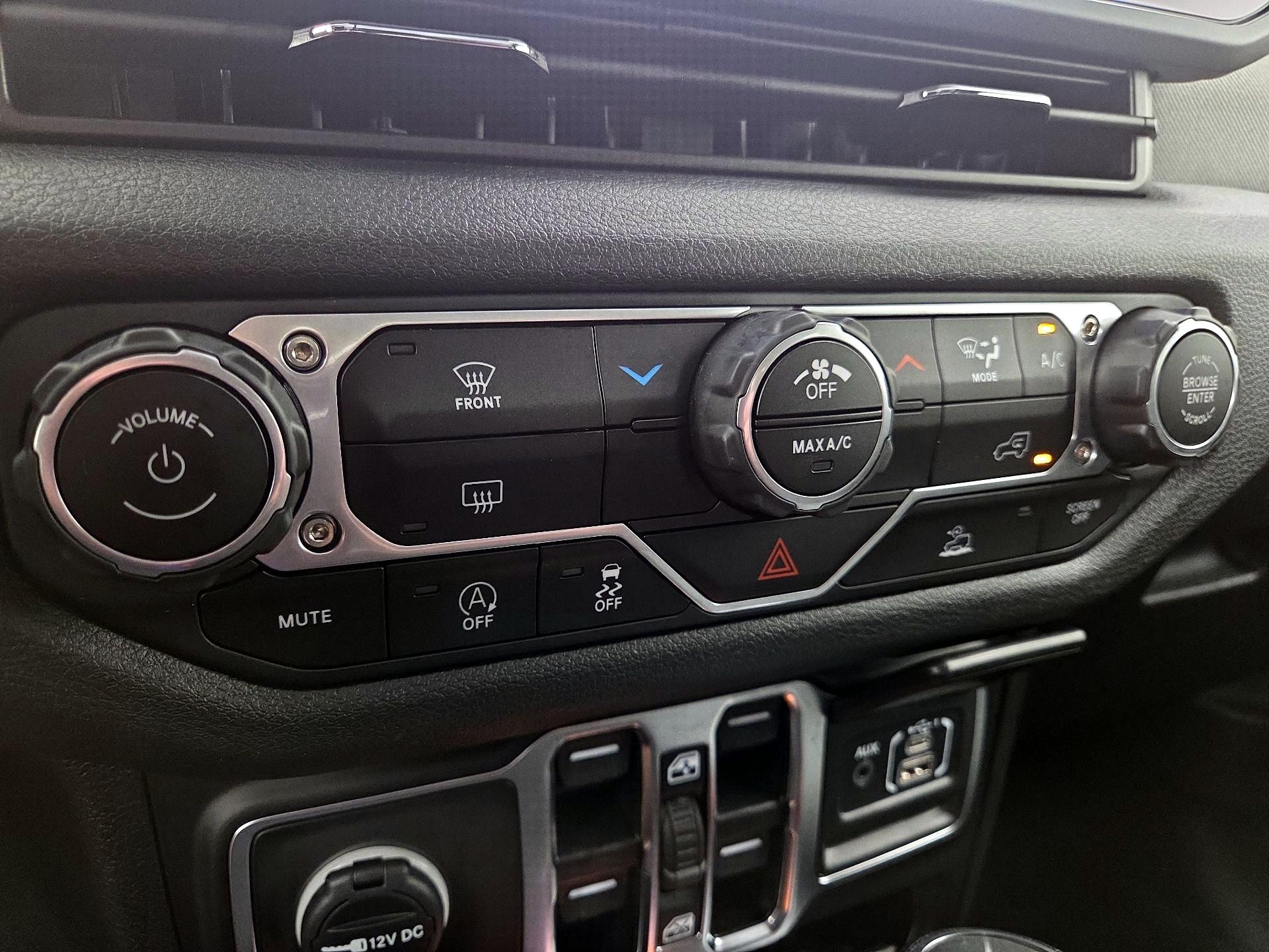 Thumbnail: 2025 Jeep Gladiator - 16