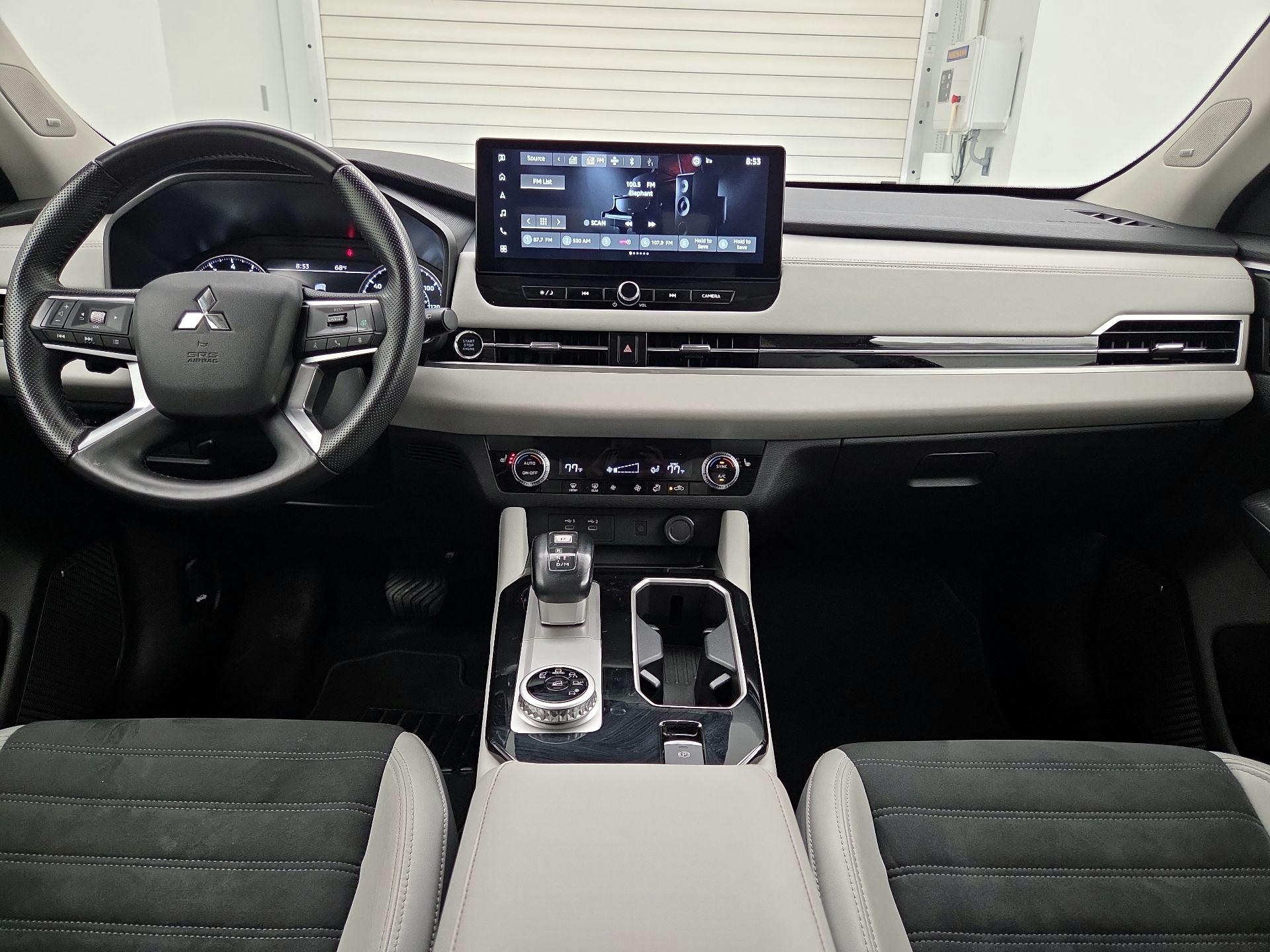 Thumbnail: 2025 Mitsubishi Outlander - 9