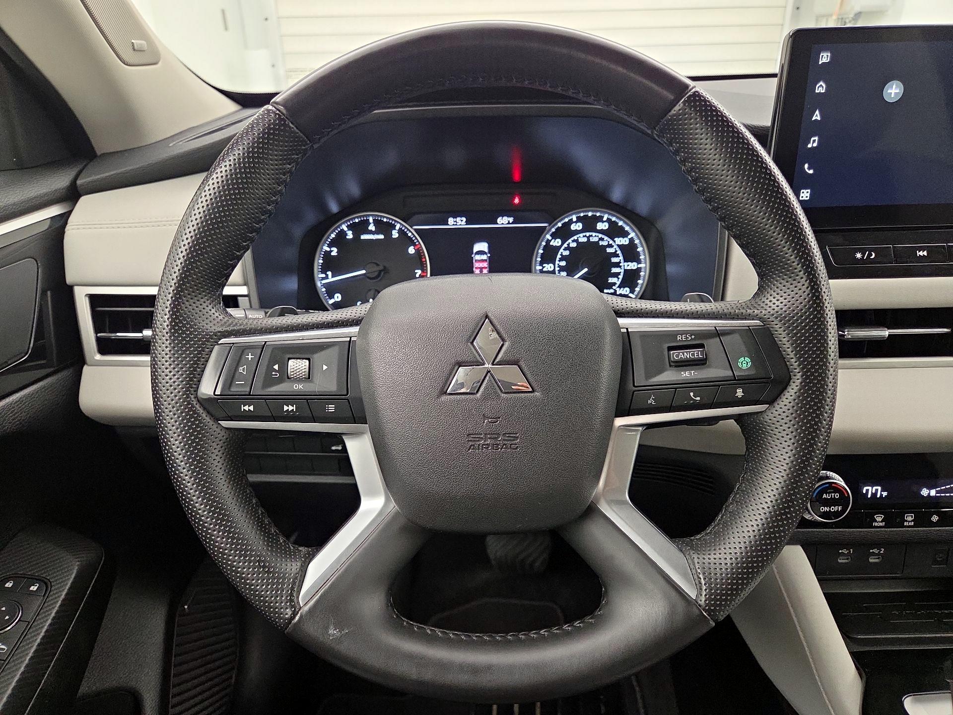 Thumbnail: 2025 Mitsubishi Outlander - 10