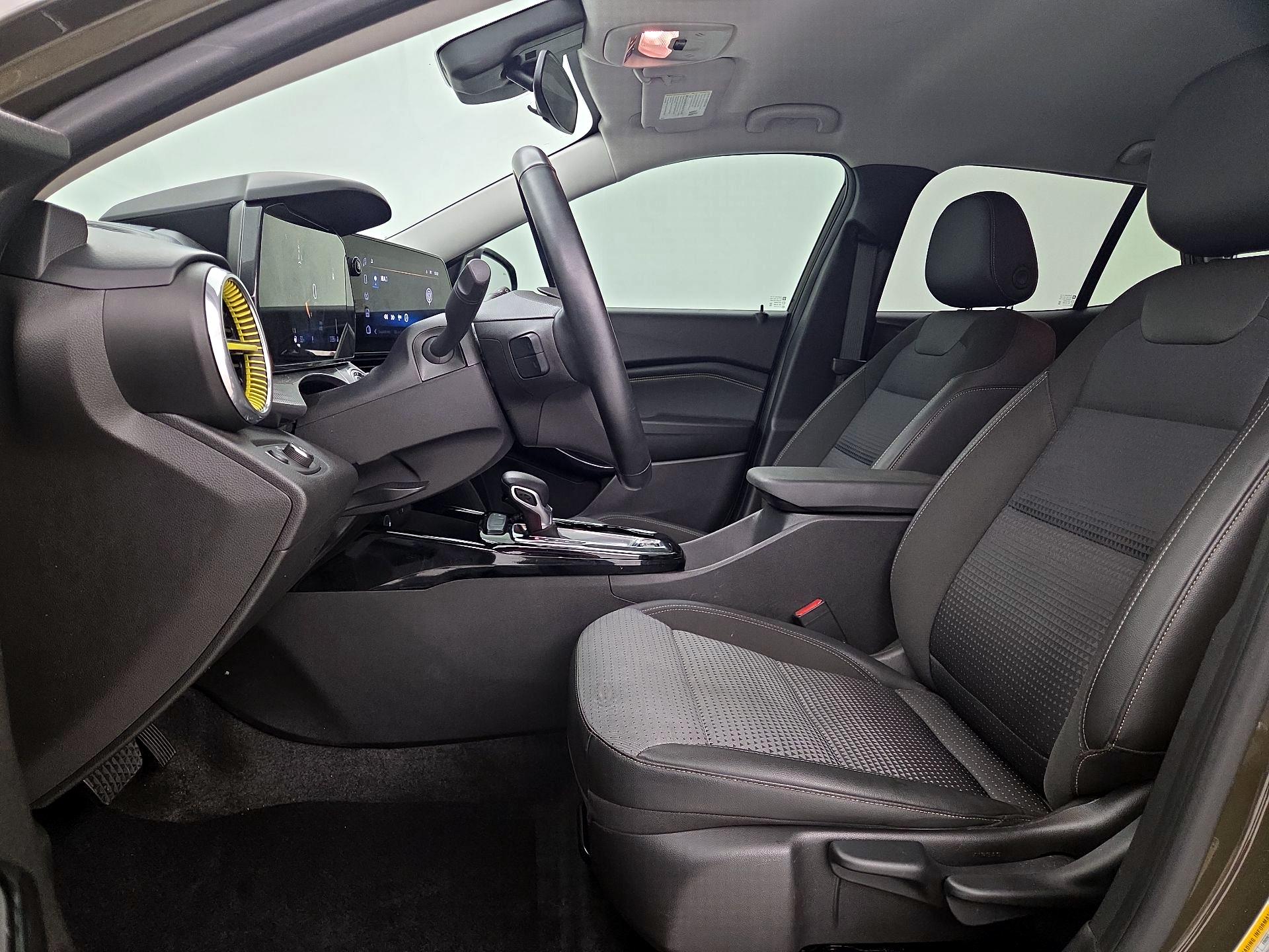 Thumbnail: 2024 Chevrolet Trax - 11