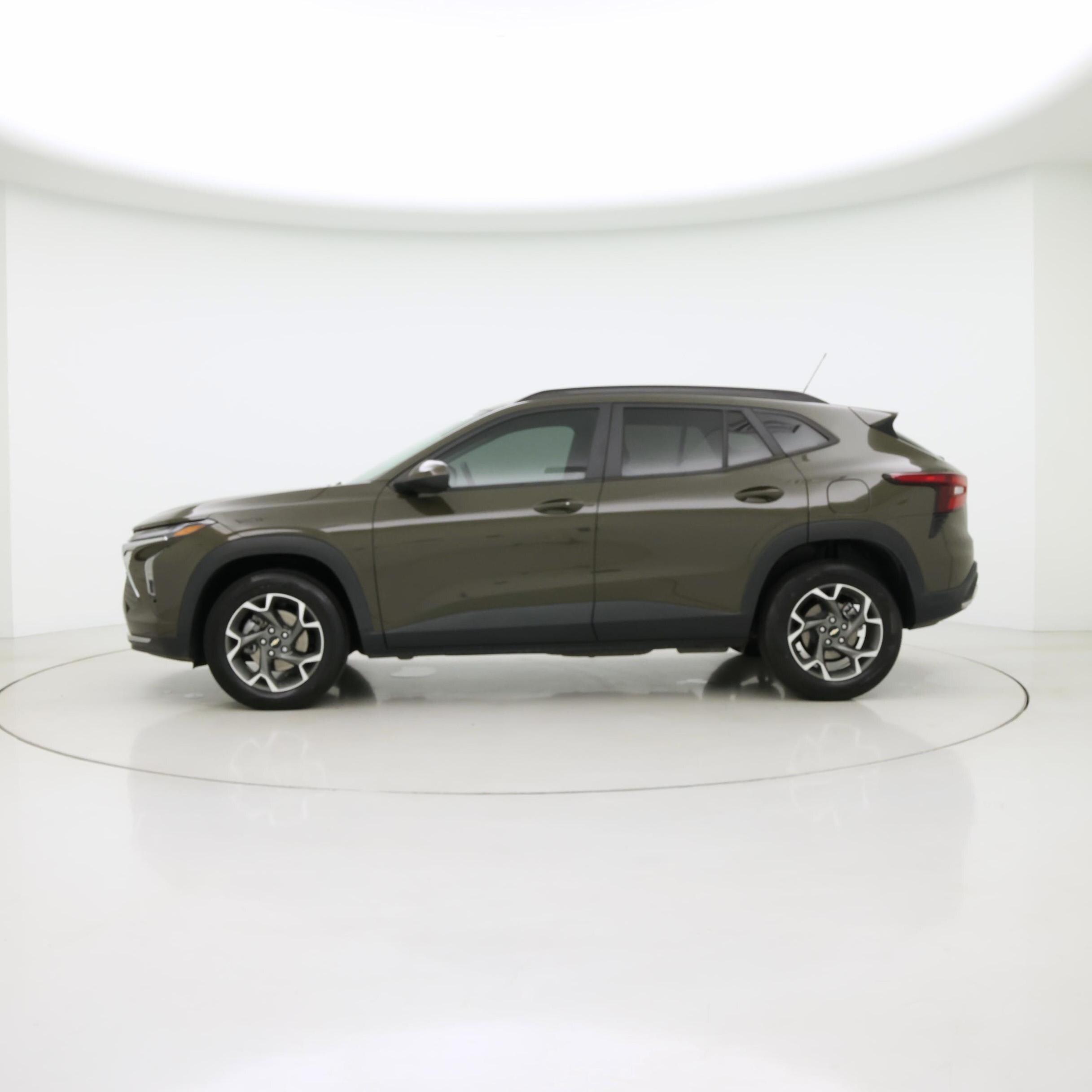 Thumbnail: 2024 Chevrolet Trax - 3