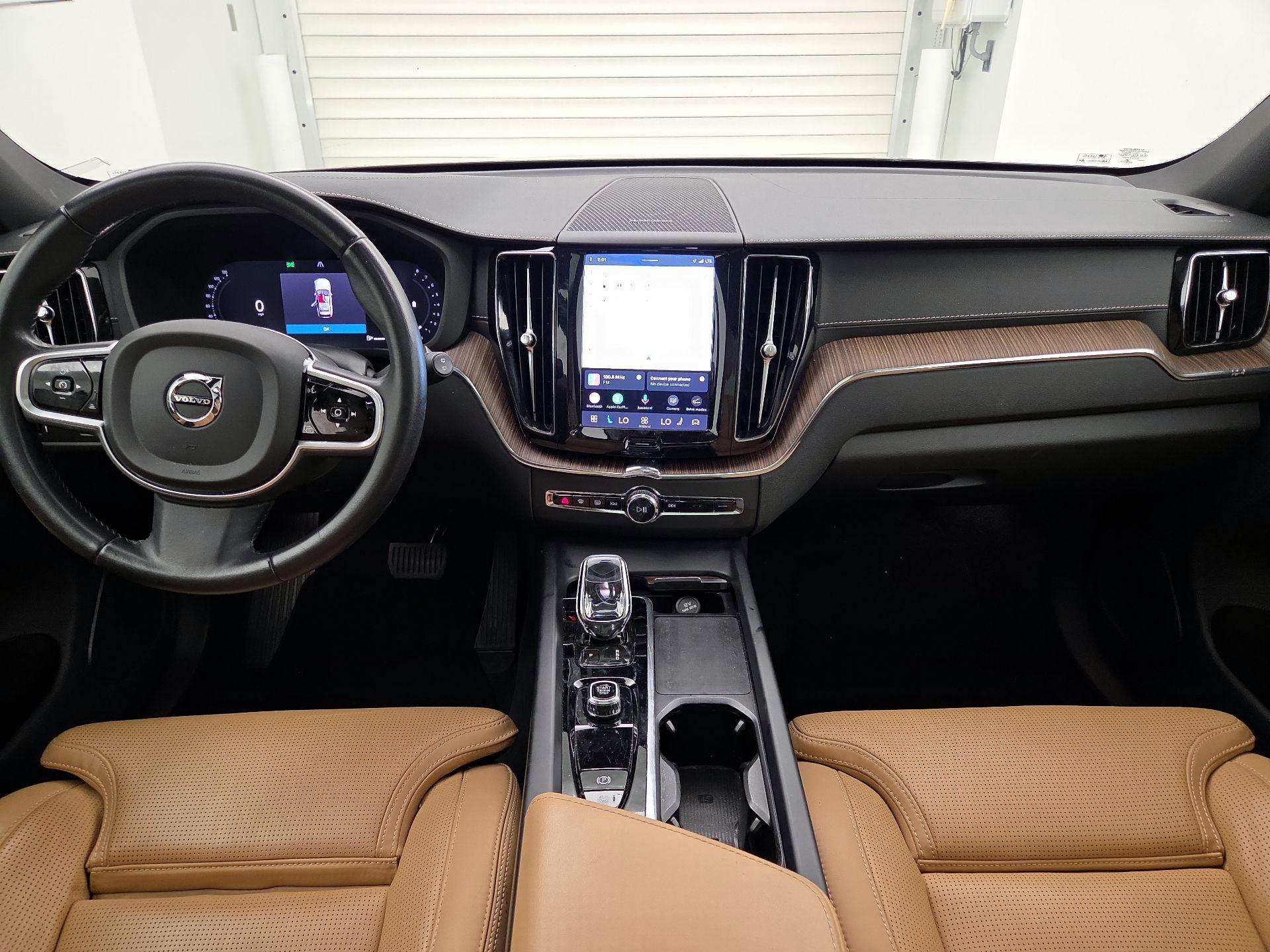 Thumbnail: 2022 Volvo XC60 - 9