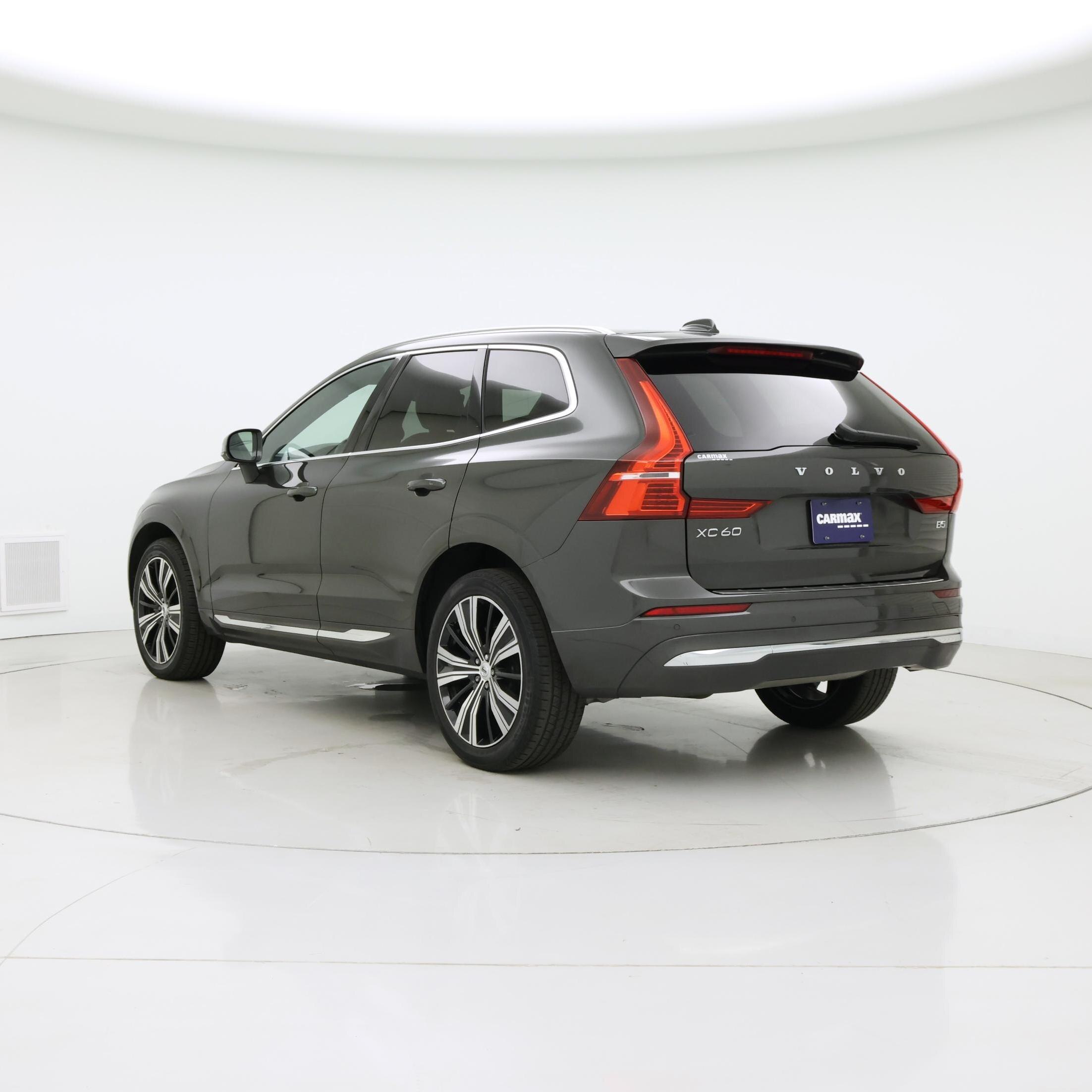 Thumbnail: 2022 Volvo XC60 - 2
