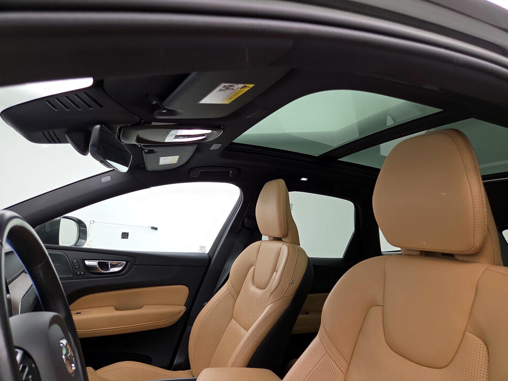 Thumbnail: 2022 Volvo XC60 - 20
