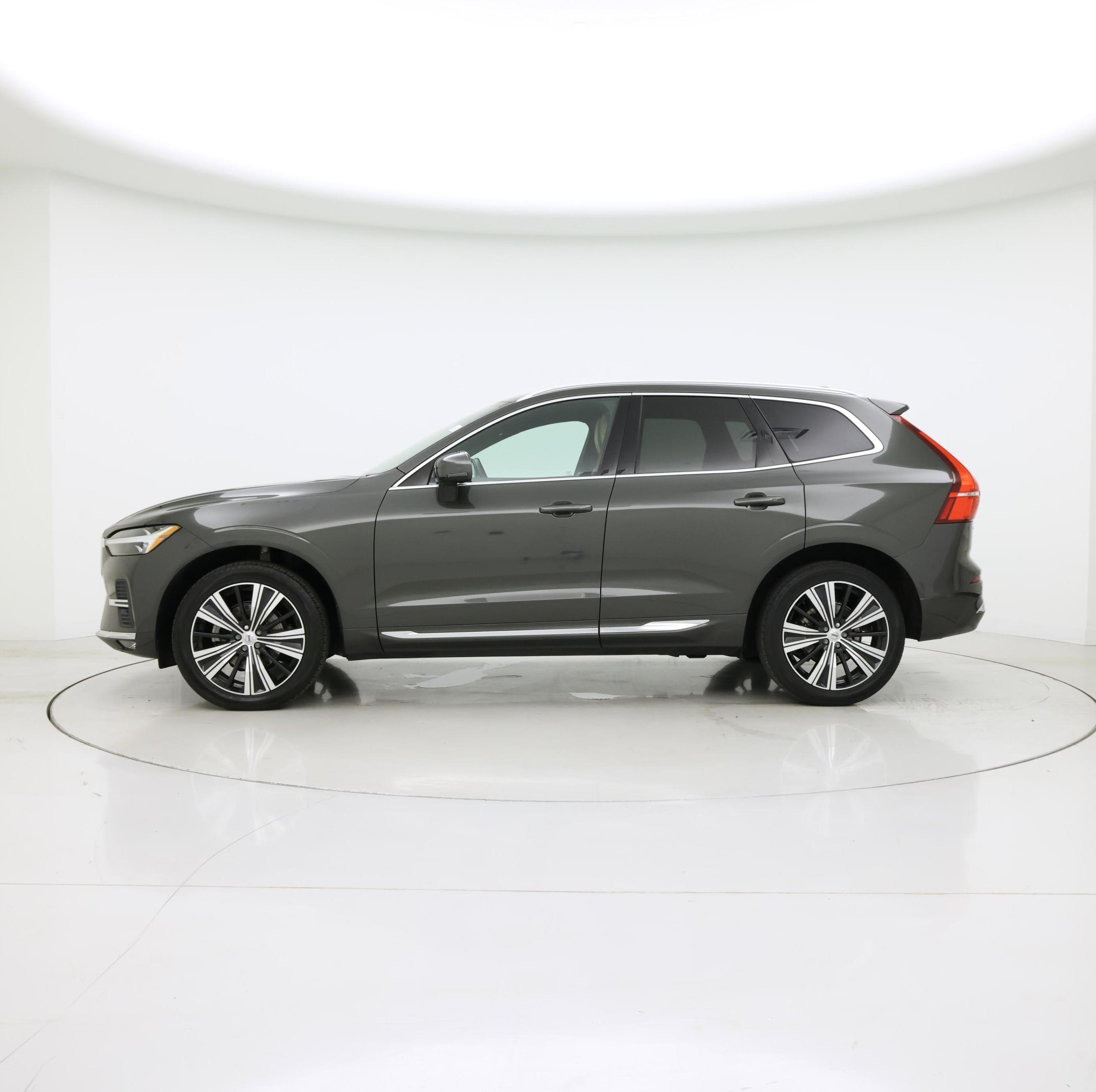 Thumbnail: 2022 Volvo XC60 - 3