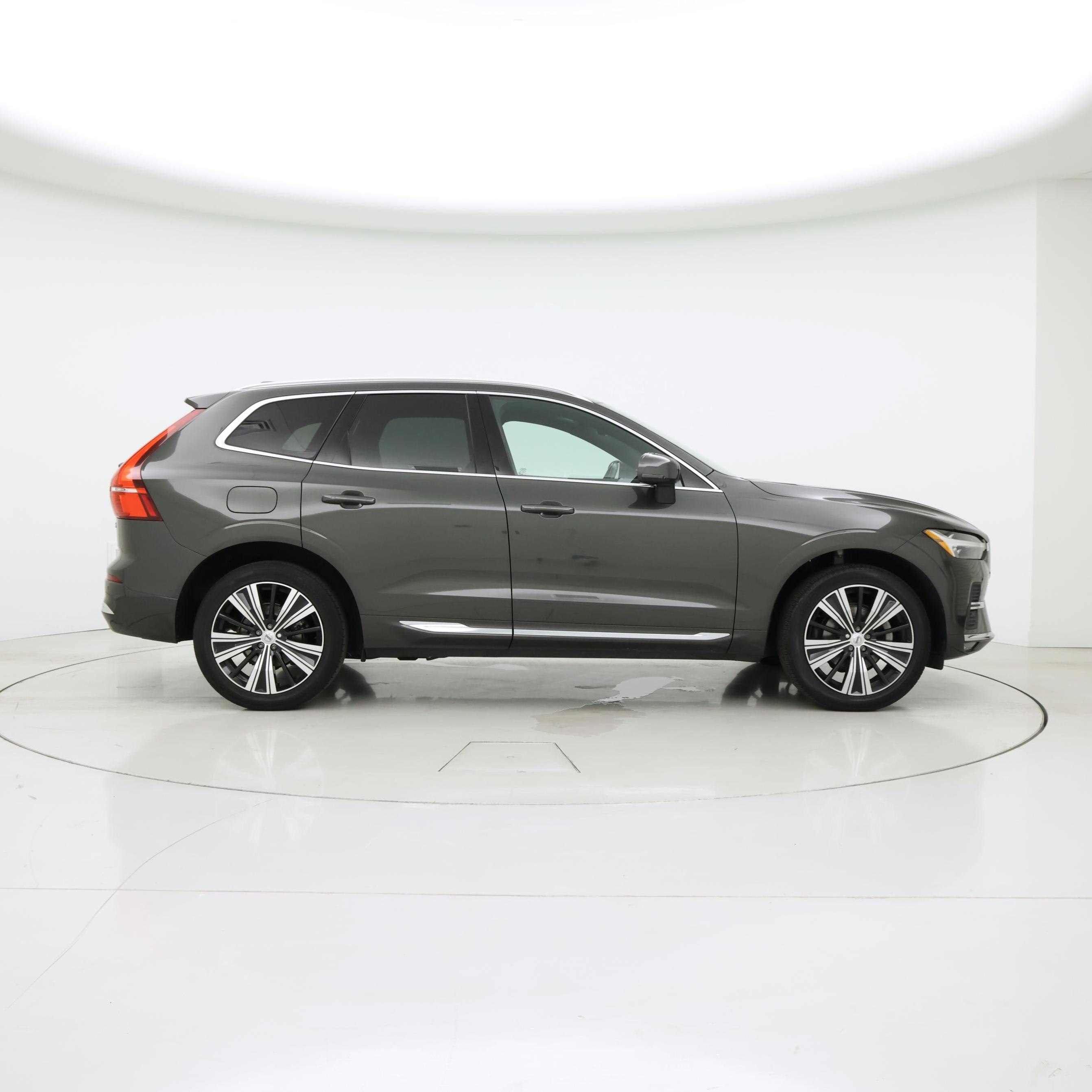 Thumbnail: 2022 Volvo XC60 - 7