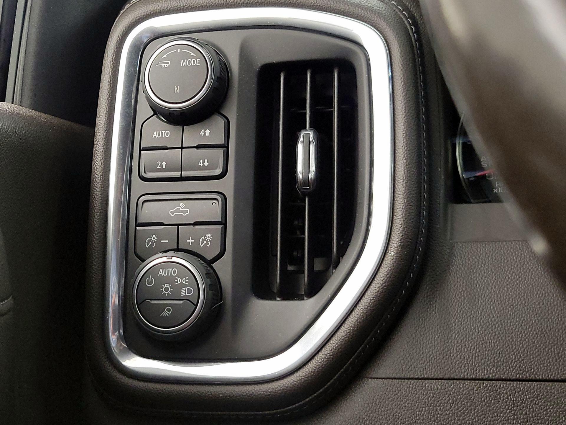 Thumbnail: 2020 Chevrolet Silverado 1500 - 13