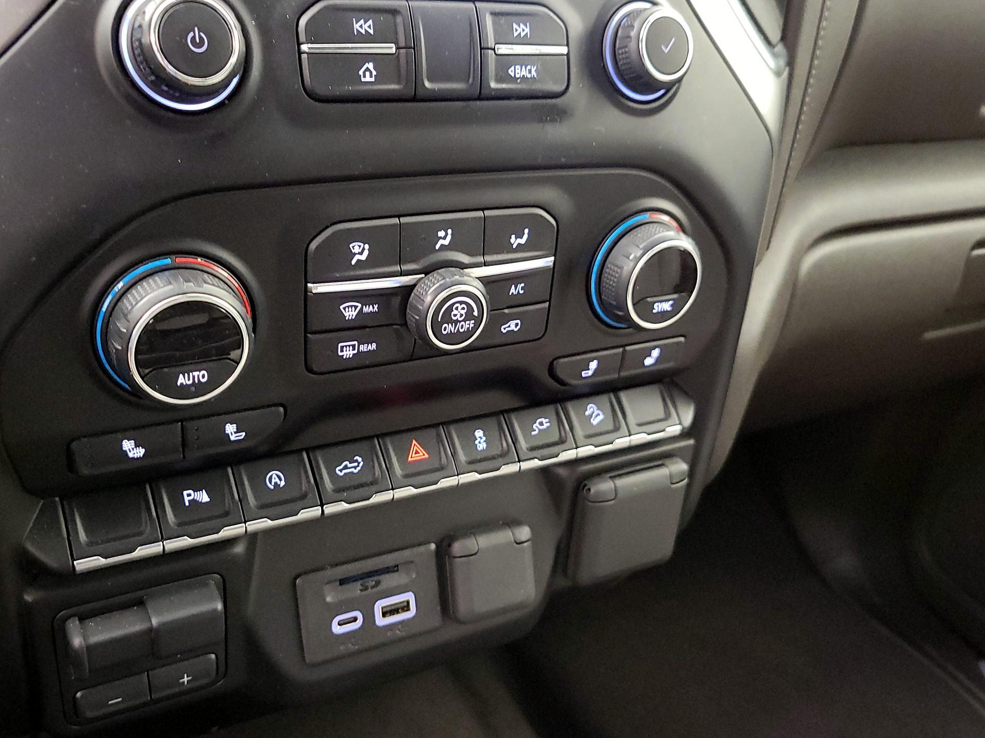 Thumbnail: 2020 Chevrolet Silverado 1500 - 16