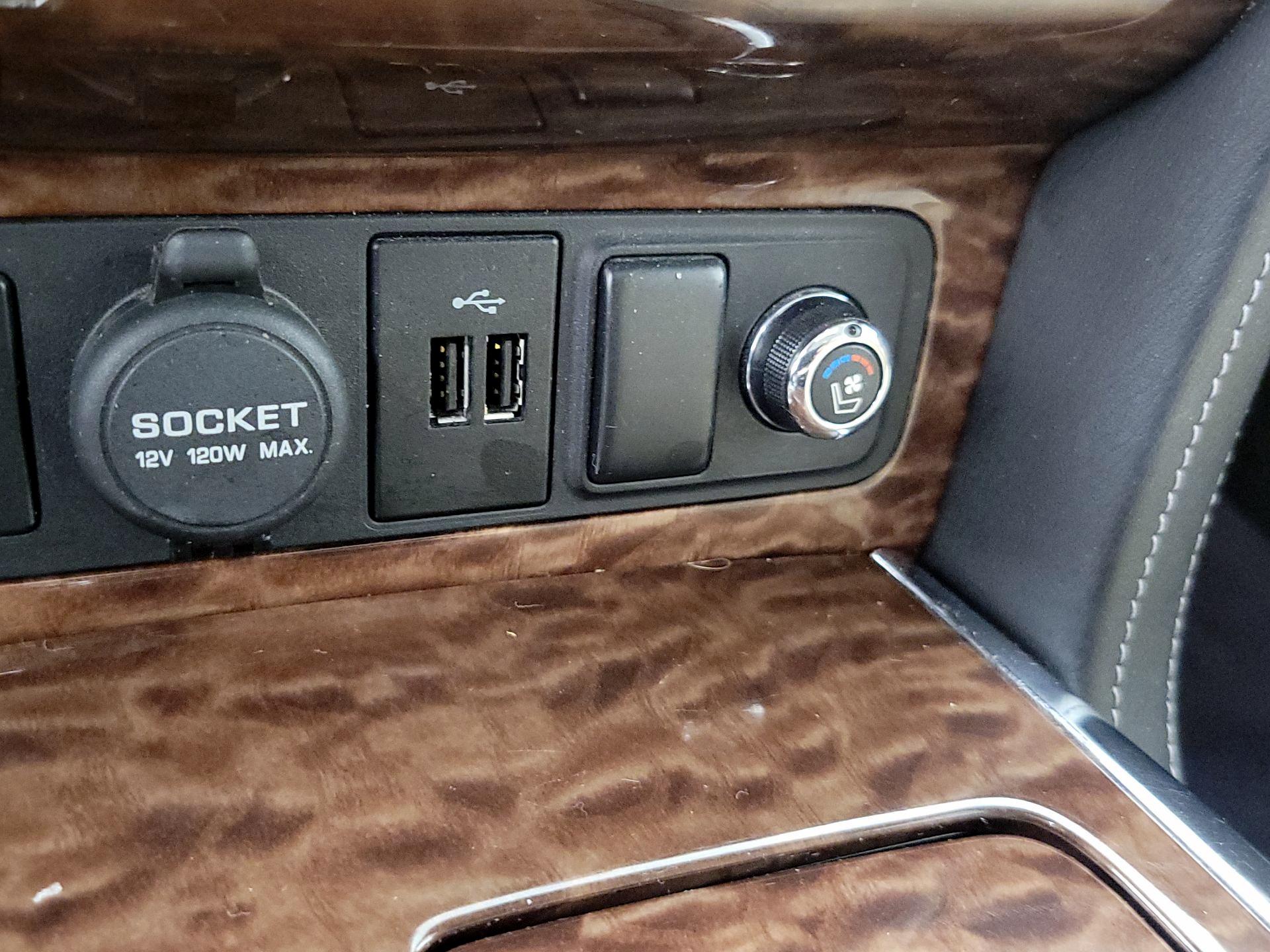 Thumbnail: 2019 Nissan Armada - 19