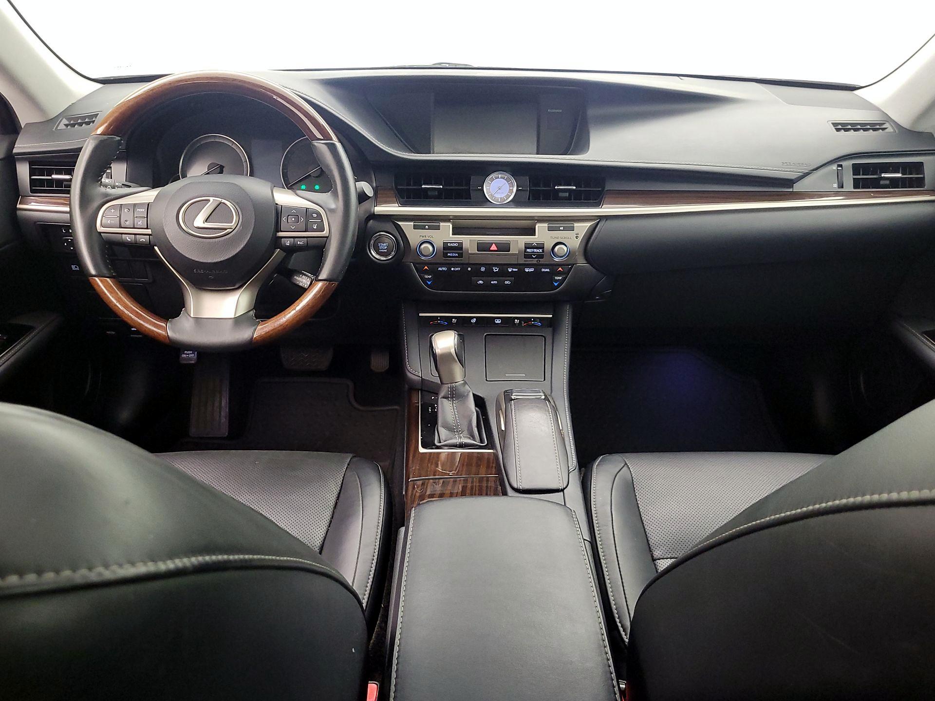Thumbnail: 2017 Lexus ES - 9