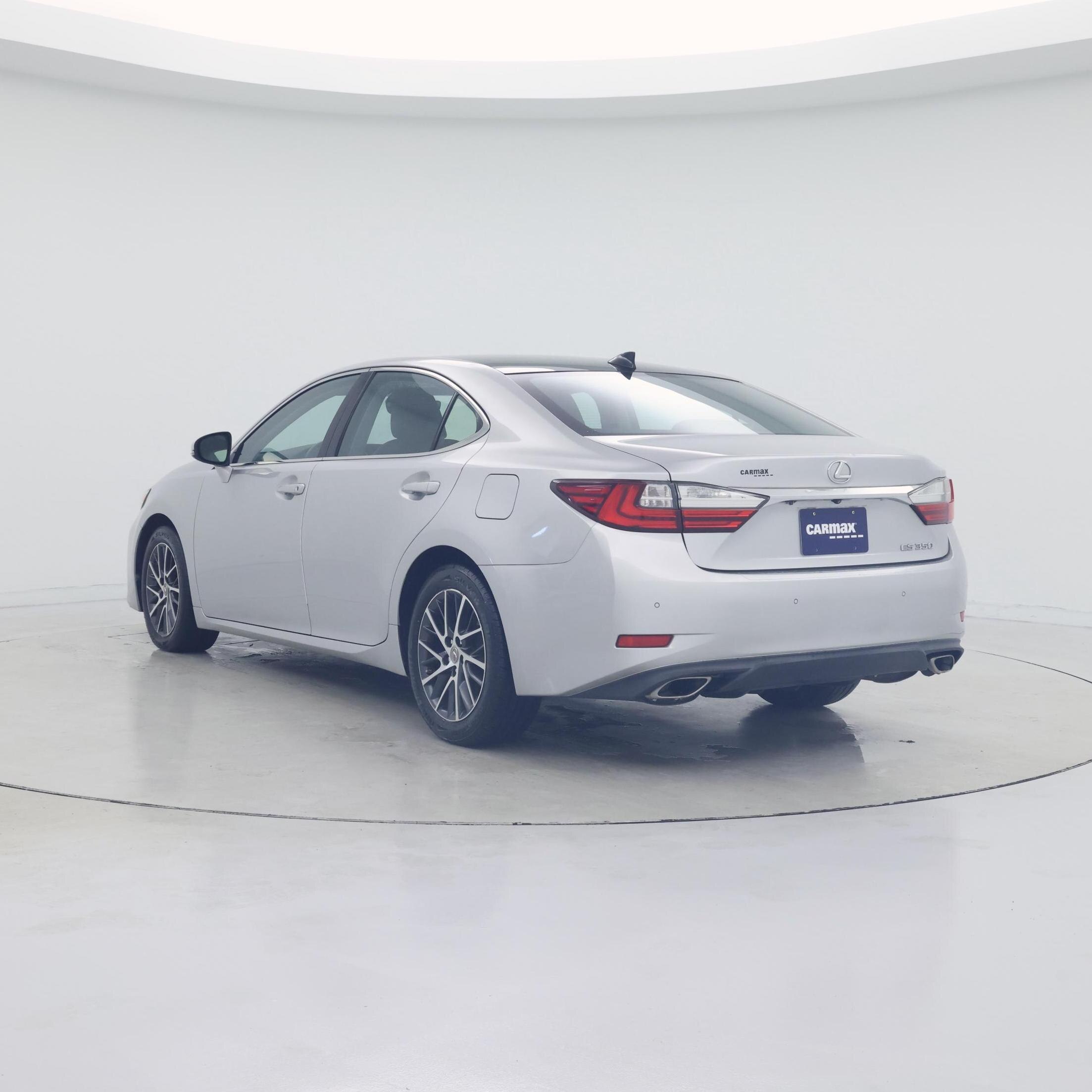 Thumbnail: 2017 Lexus ES - 2