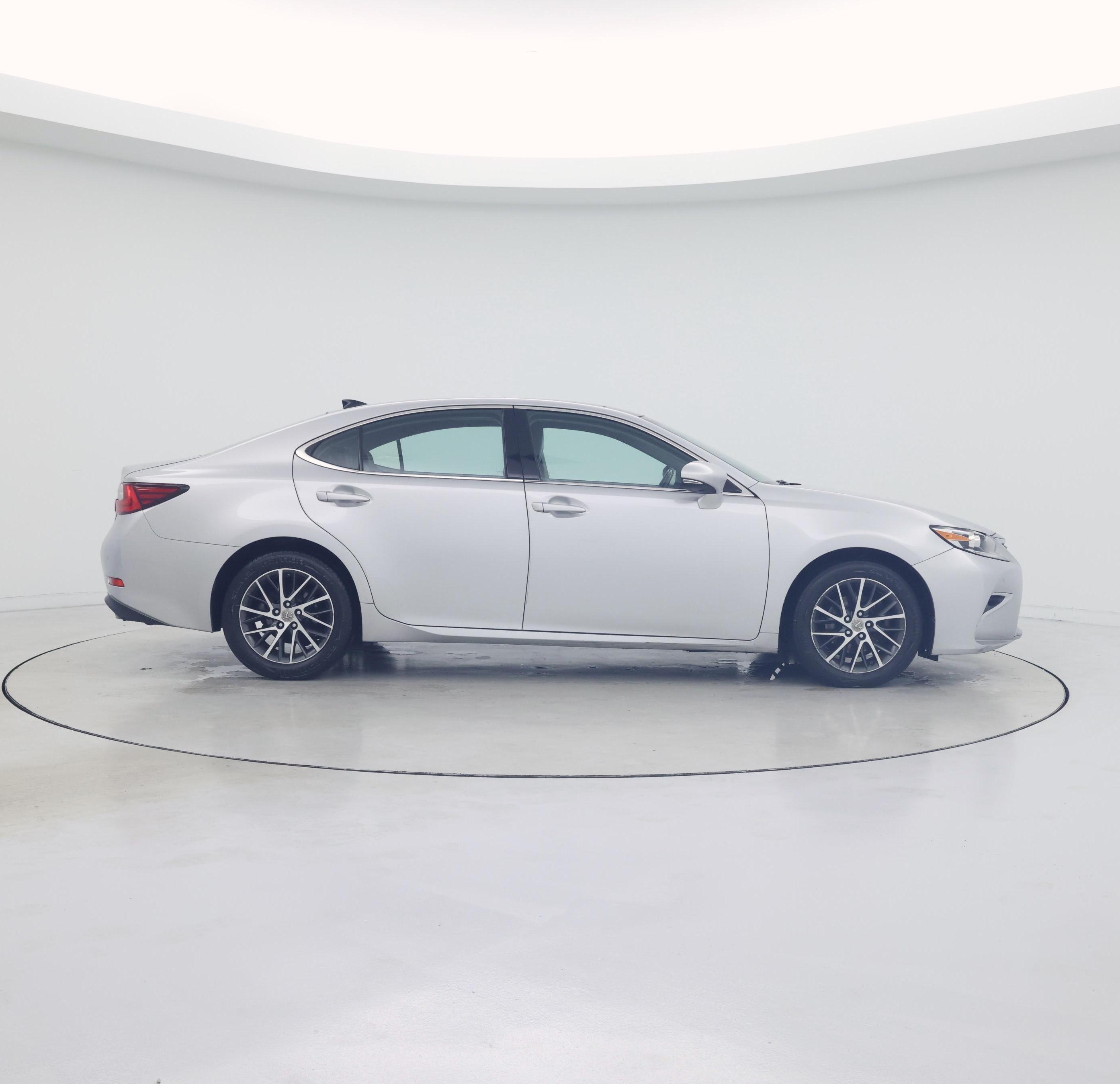 Thumbnail: 2017 Lexus ES - 7