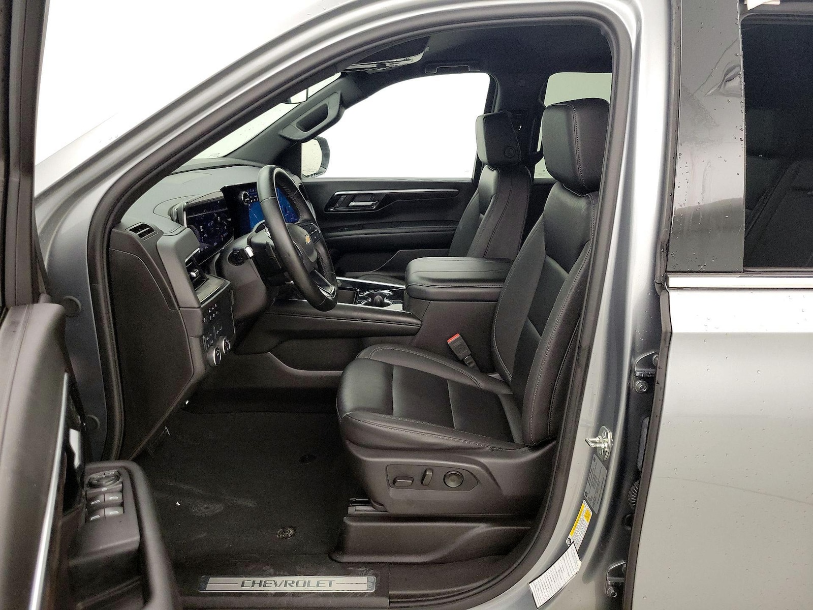 2025 Chevrolet Tahoe LT - Photo 12