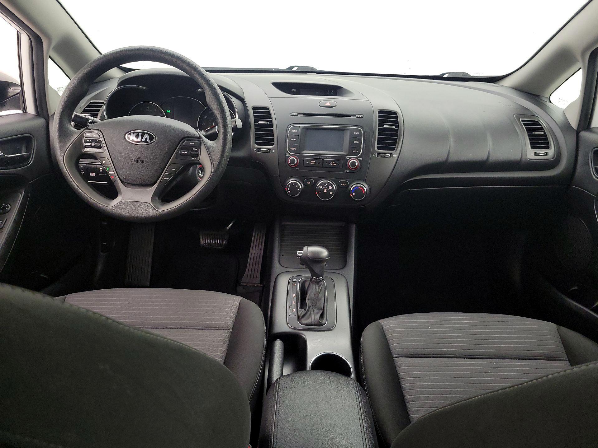 Thumbnail: 2016 Kia Forte - 9