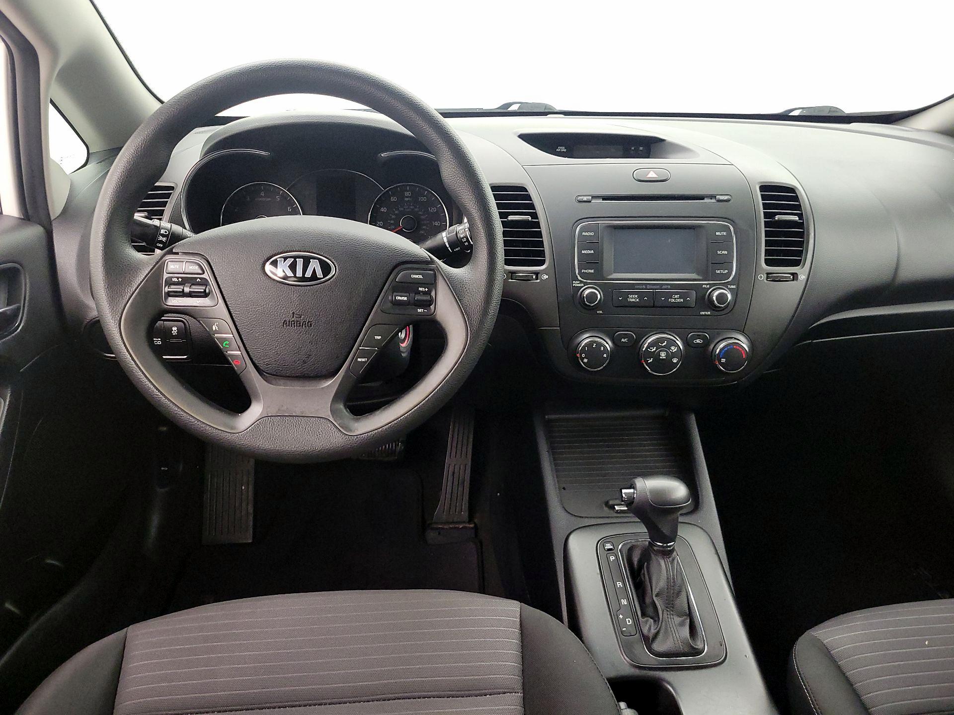 Thumbnail: 2016 Kia Forte - 10