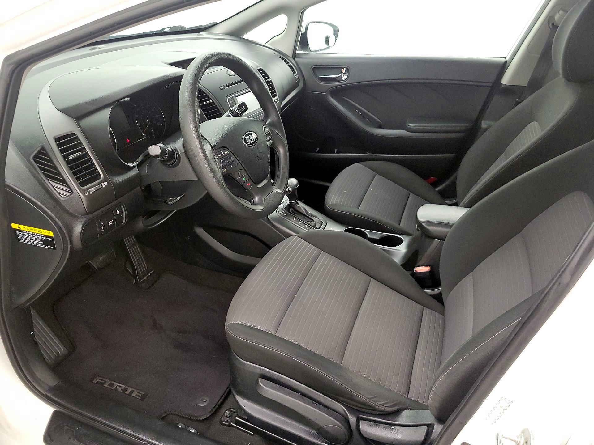 Thumbnail: 2016 Kia Forte - 11