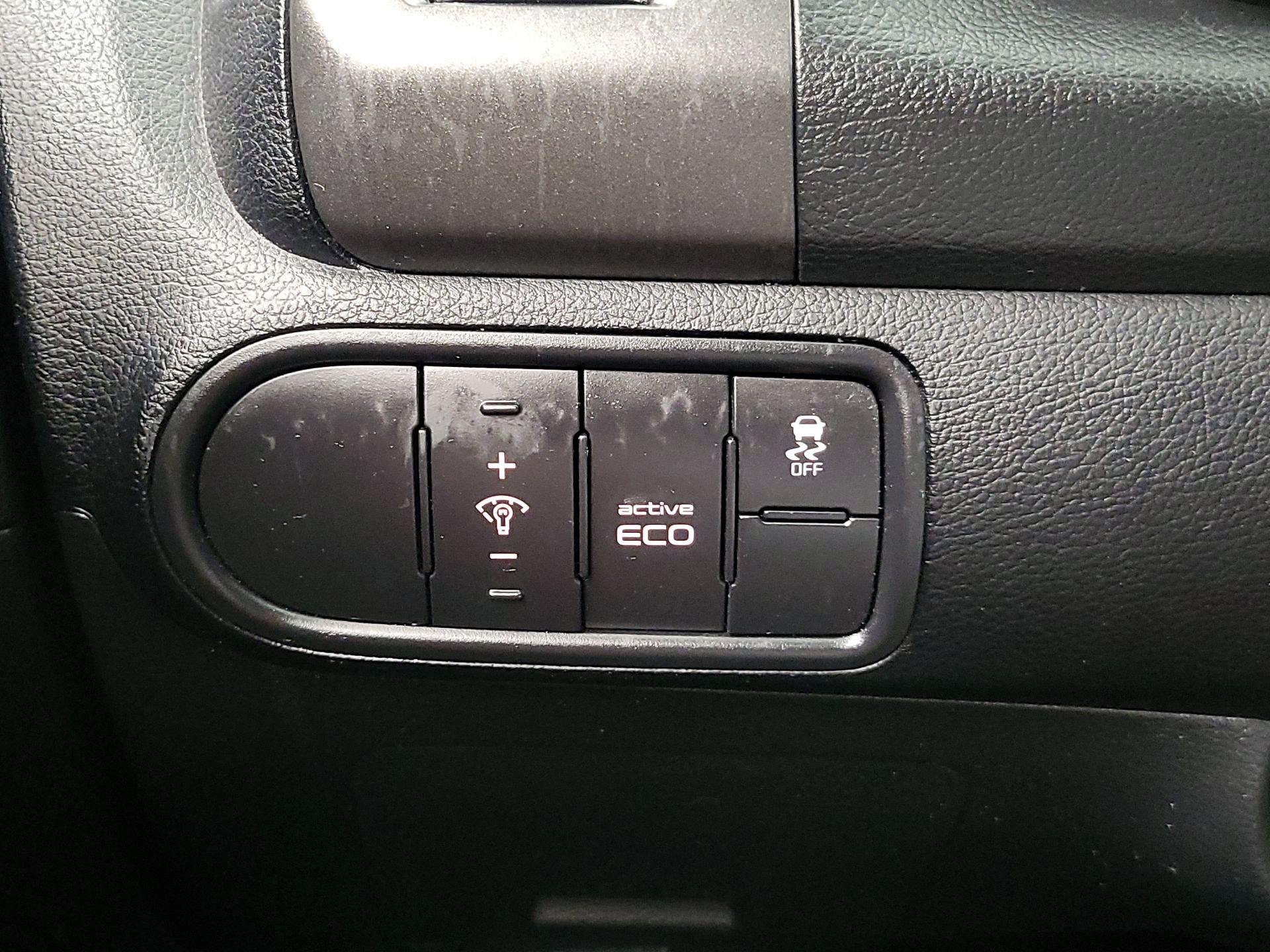 Thumbnail: 2016 Kia Forte - 13