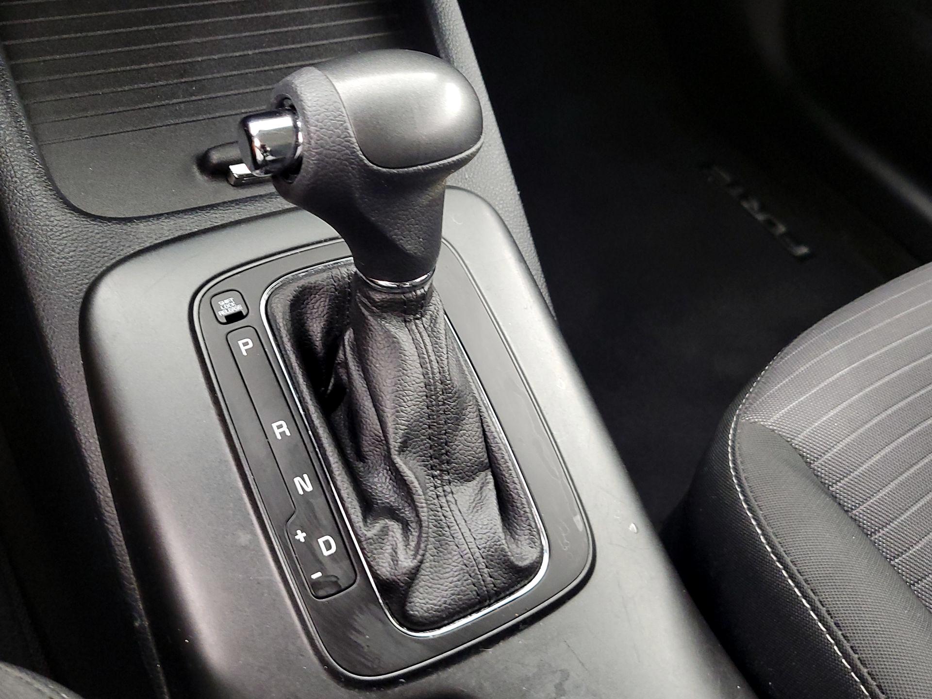 Thumbnail: 2016 Kia Forte - 17