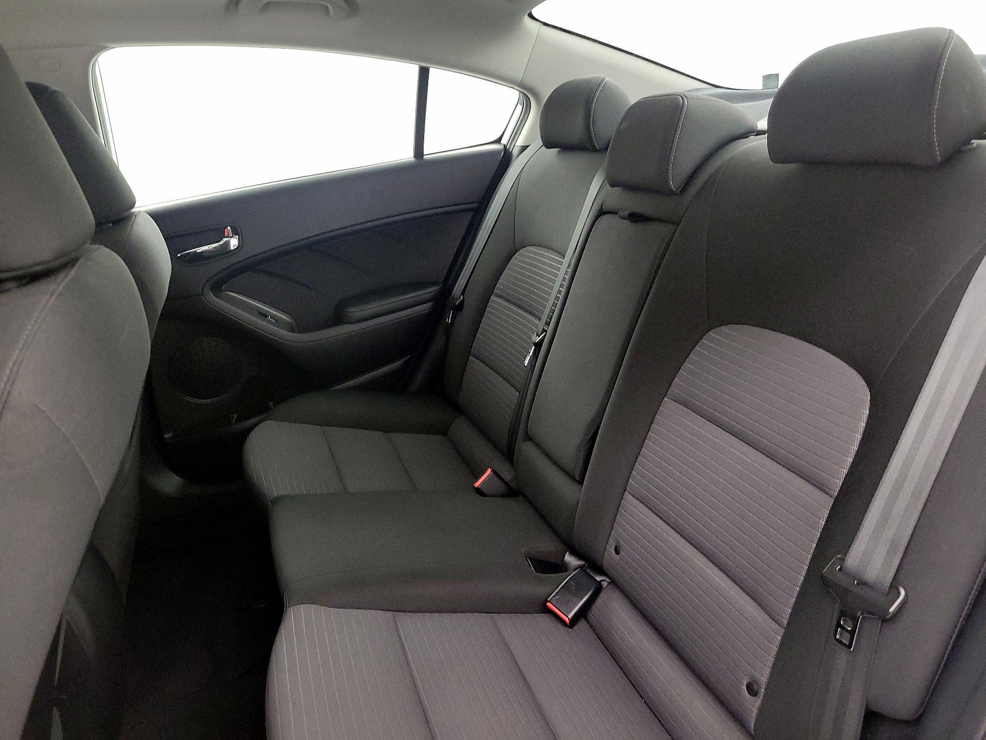 Thumbnail: 2016 Kia Forte - 19