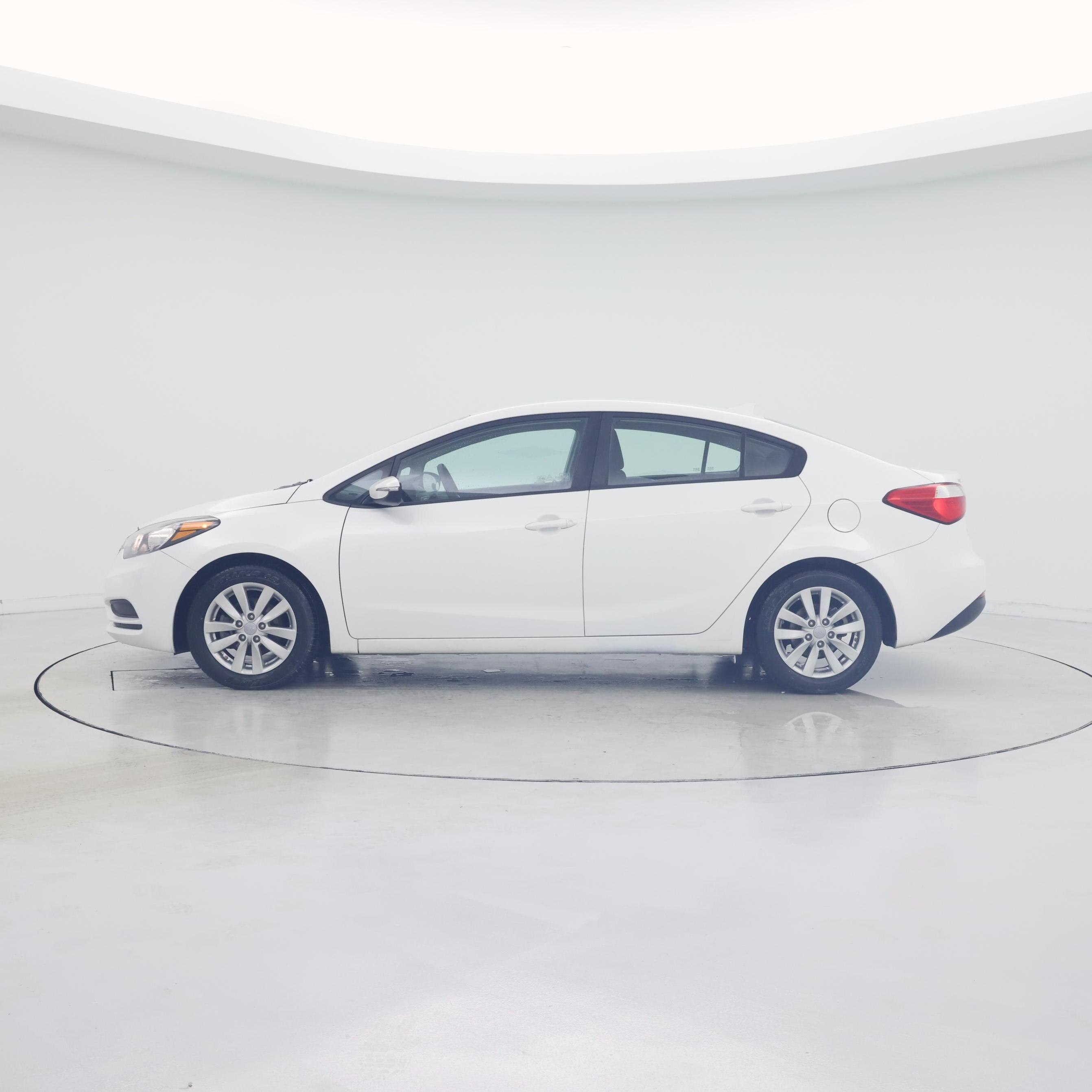 Thumbnail: 2016 Kia Forte - 3