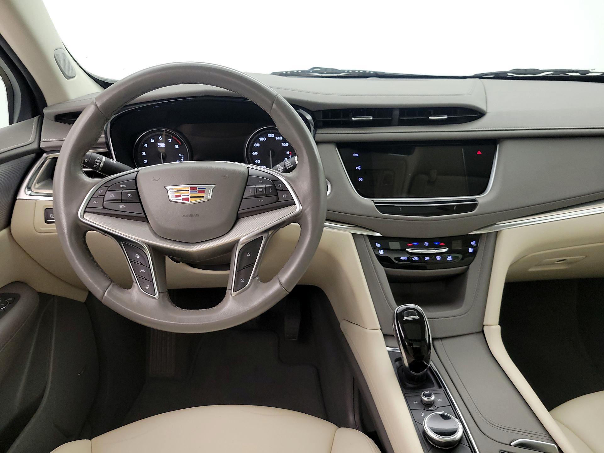 Thumbnail: 2021 Cadillac XT5 - 10
