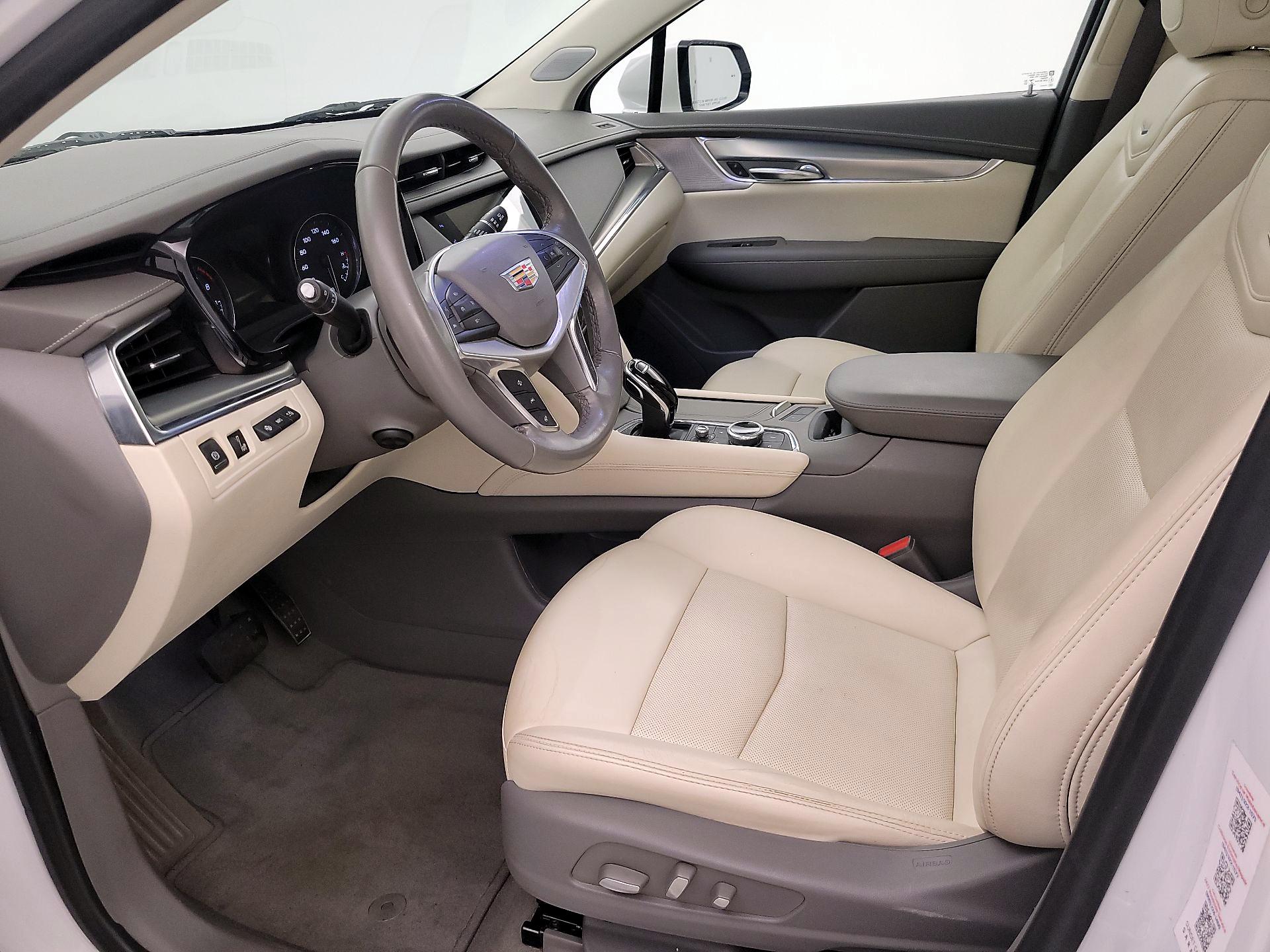 Thumbnail: 2021 Cadillac XT5 - 11