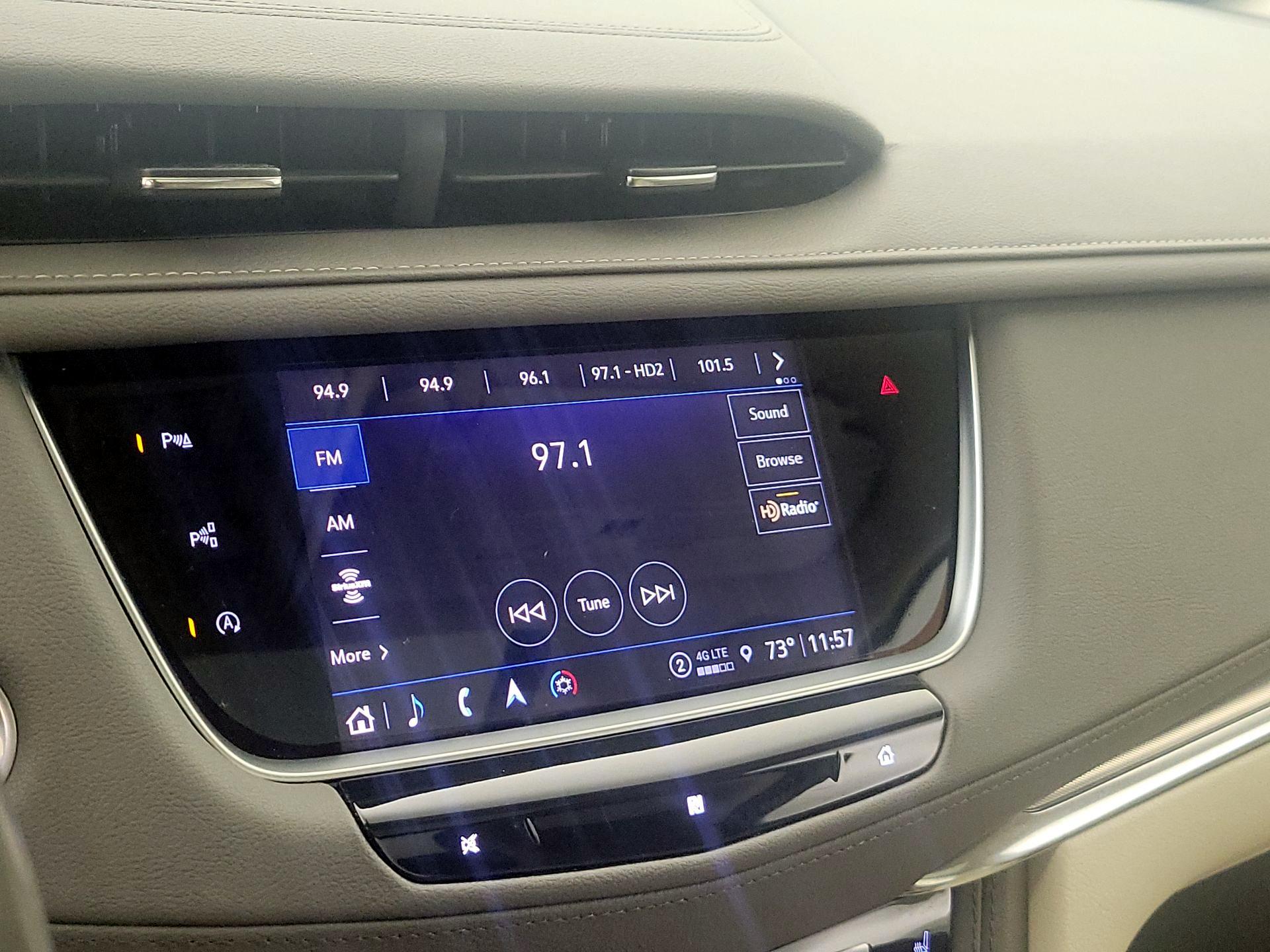 Thumbnail: 2021 Cadillac XT5 - 16