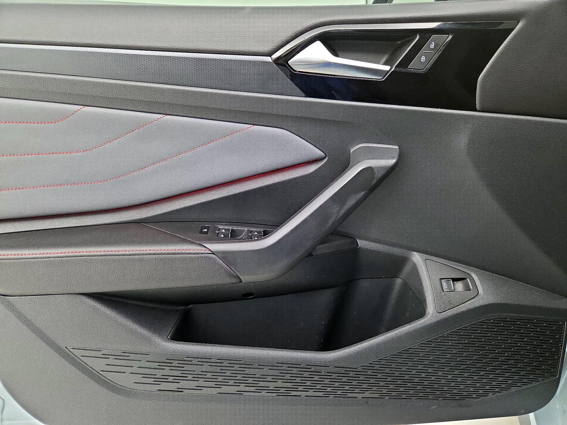 Thumbnail: 2025 Volkswagen Jetta - 12