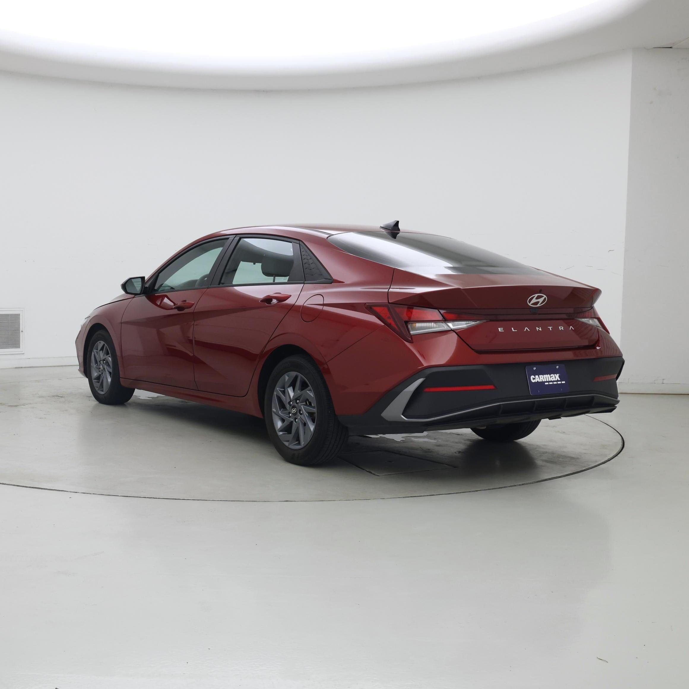 Thumbnail: 2024 Hyundai Elantra - 2