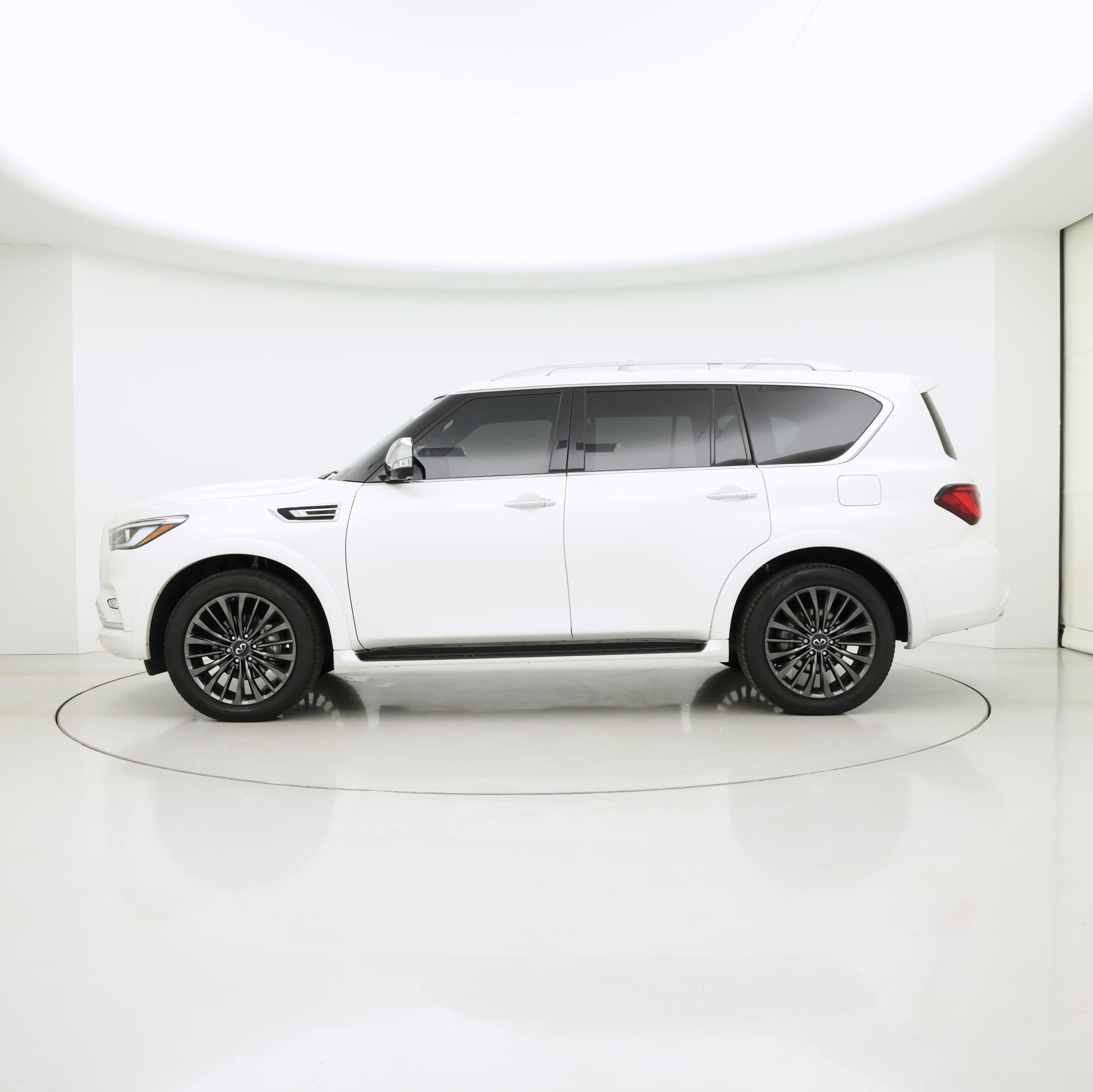 Thumbnail: 2023 INFINITI QX80 - 3