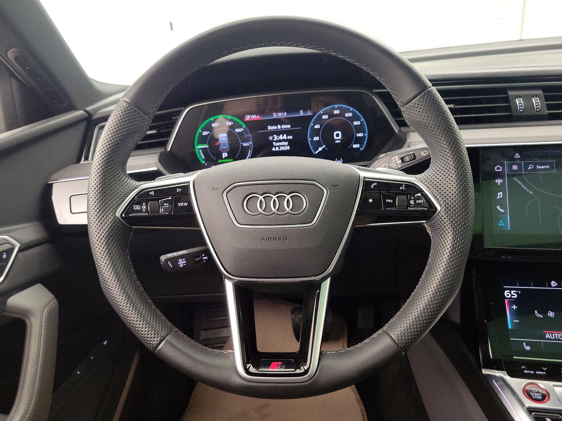 Thumbnail: 2023 Audi e-tron S - 10