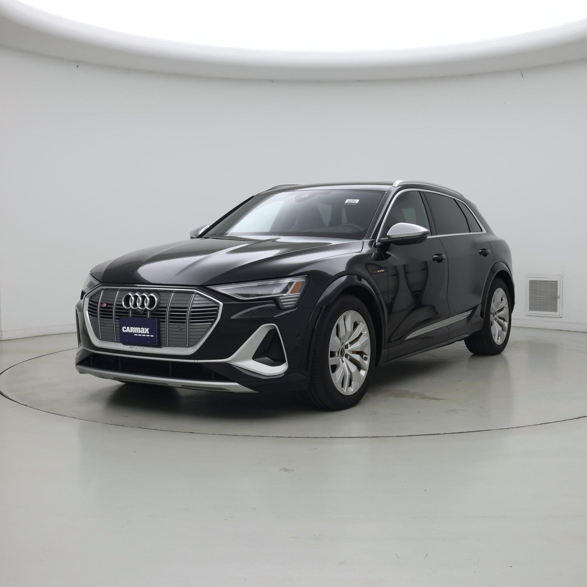 Thumbnail: 2023 Audi e-tron S - 4