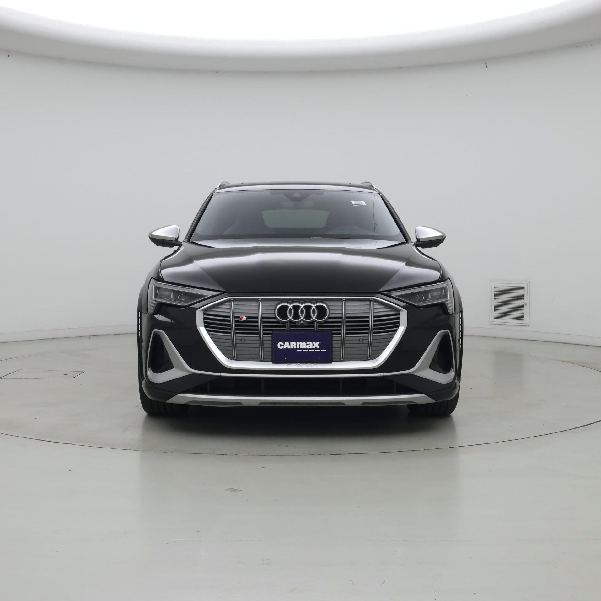 Thumbnail: 2023 Audi e-tron S - 5