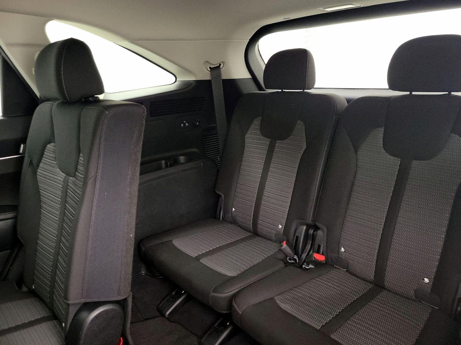 2025 Kia Sorento LX - Photo 21