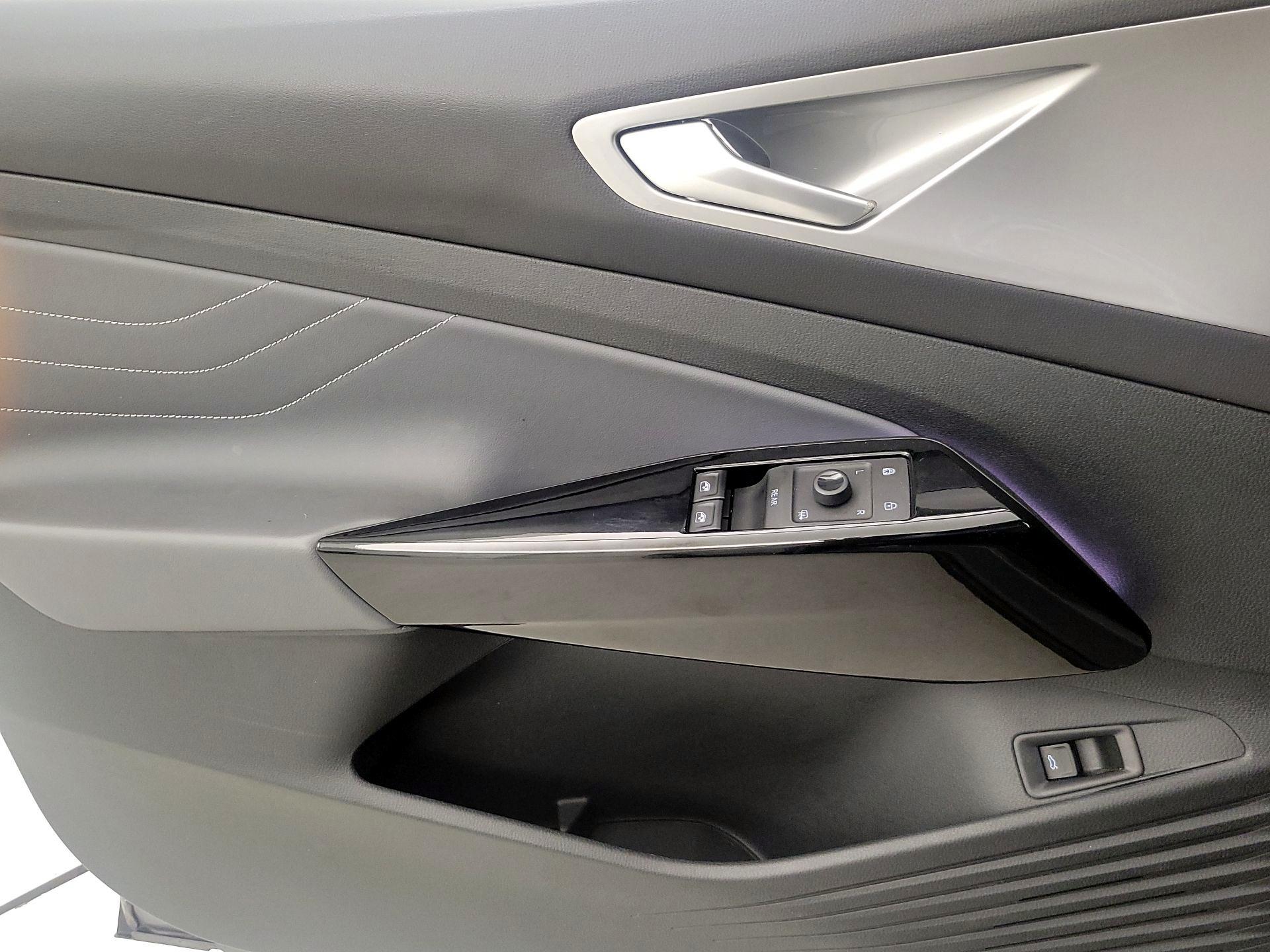 Thumbnail: 2023 Volkswagen ID.4 - 12