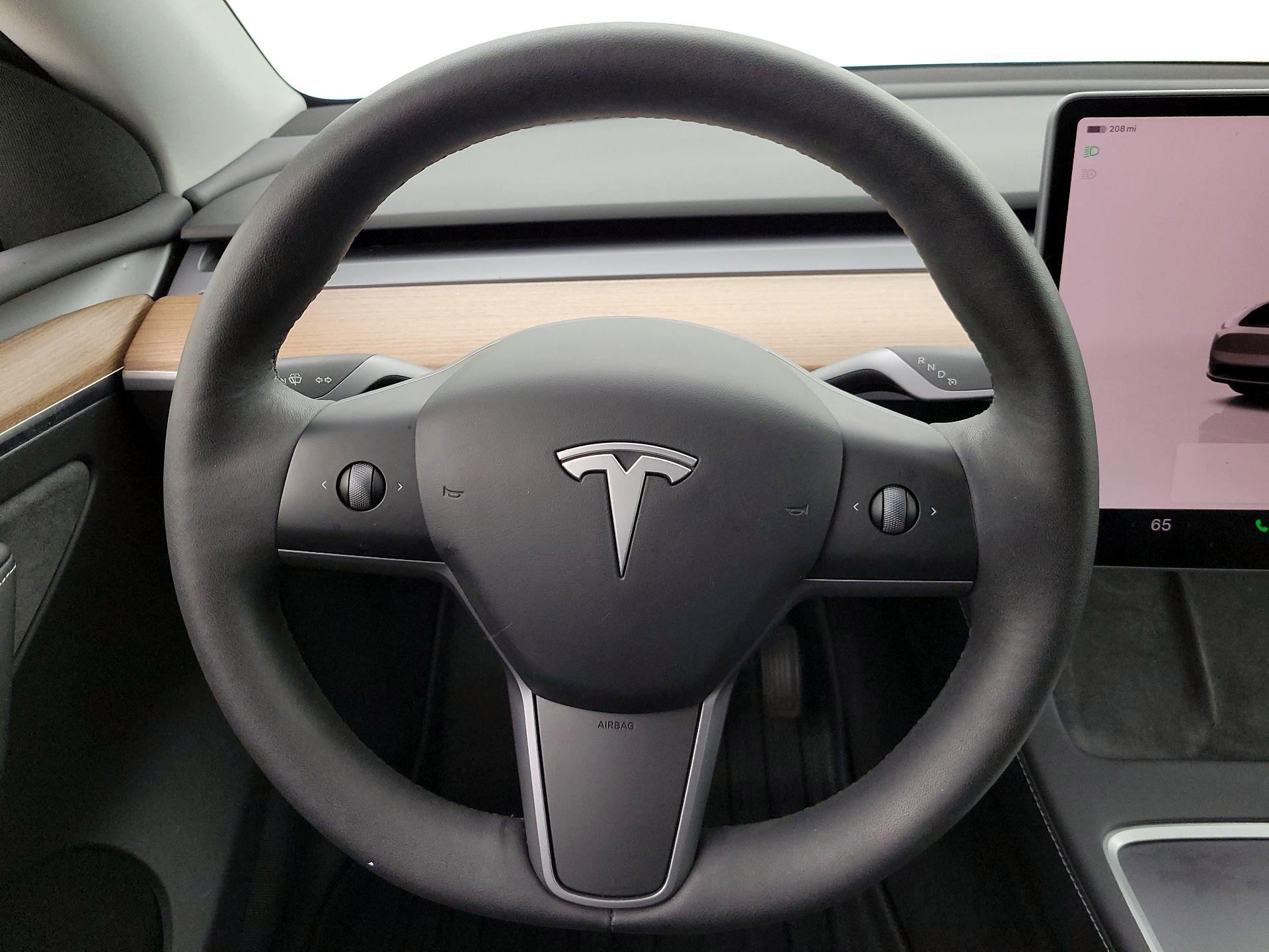 Thumbnail: 2023 Tesla Model Y - 10