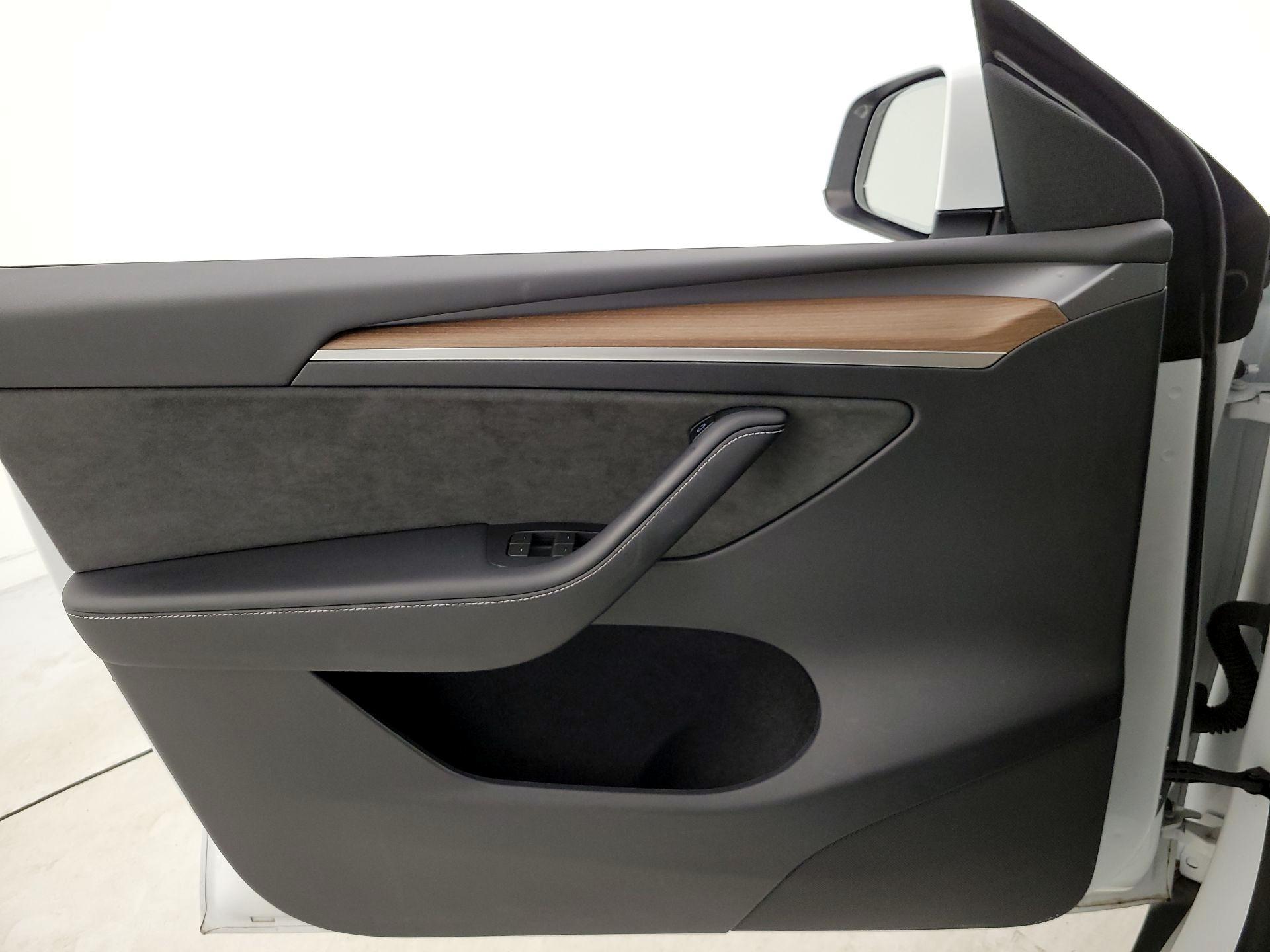 Thumbnail: 2023 Tesla Model Y - 12