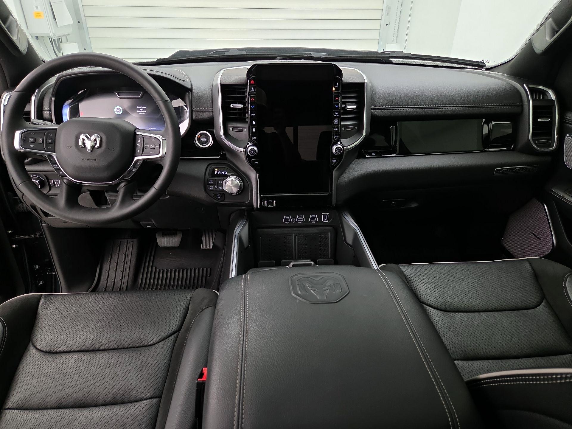 Thumbnail: 2025 RAM 1500 - 9