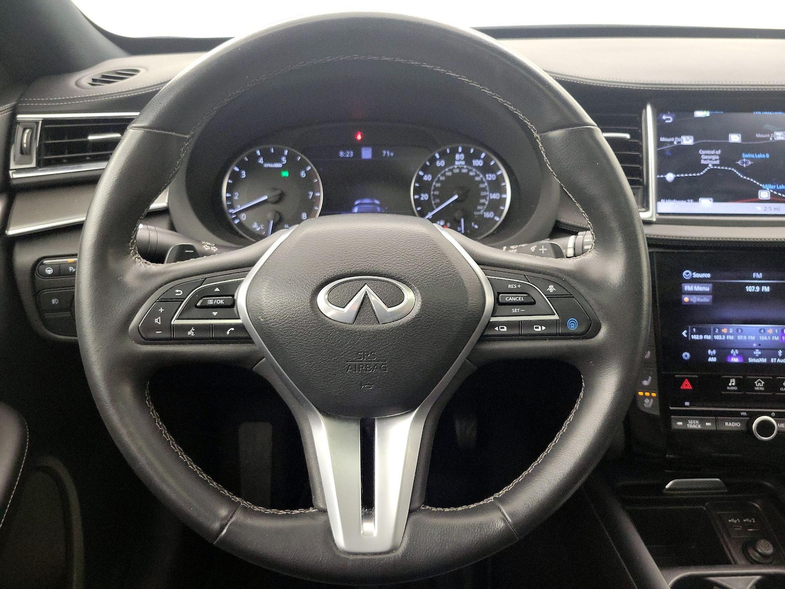 2023 INFINITI QX55 Essential - Photo 11