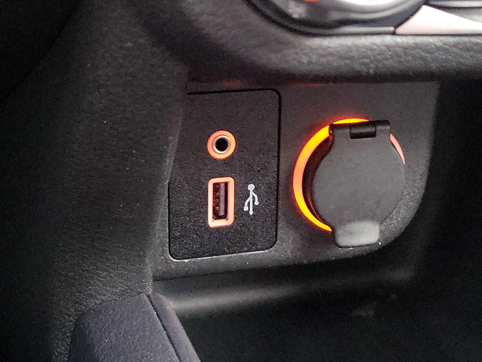 2024 Nissan Kicks S - Photo 19
