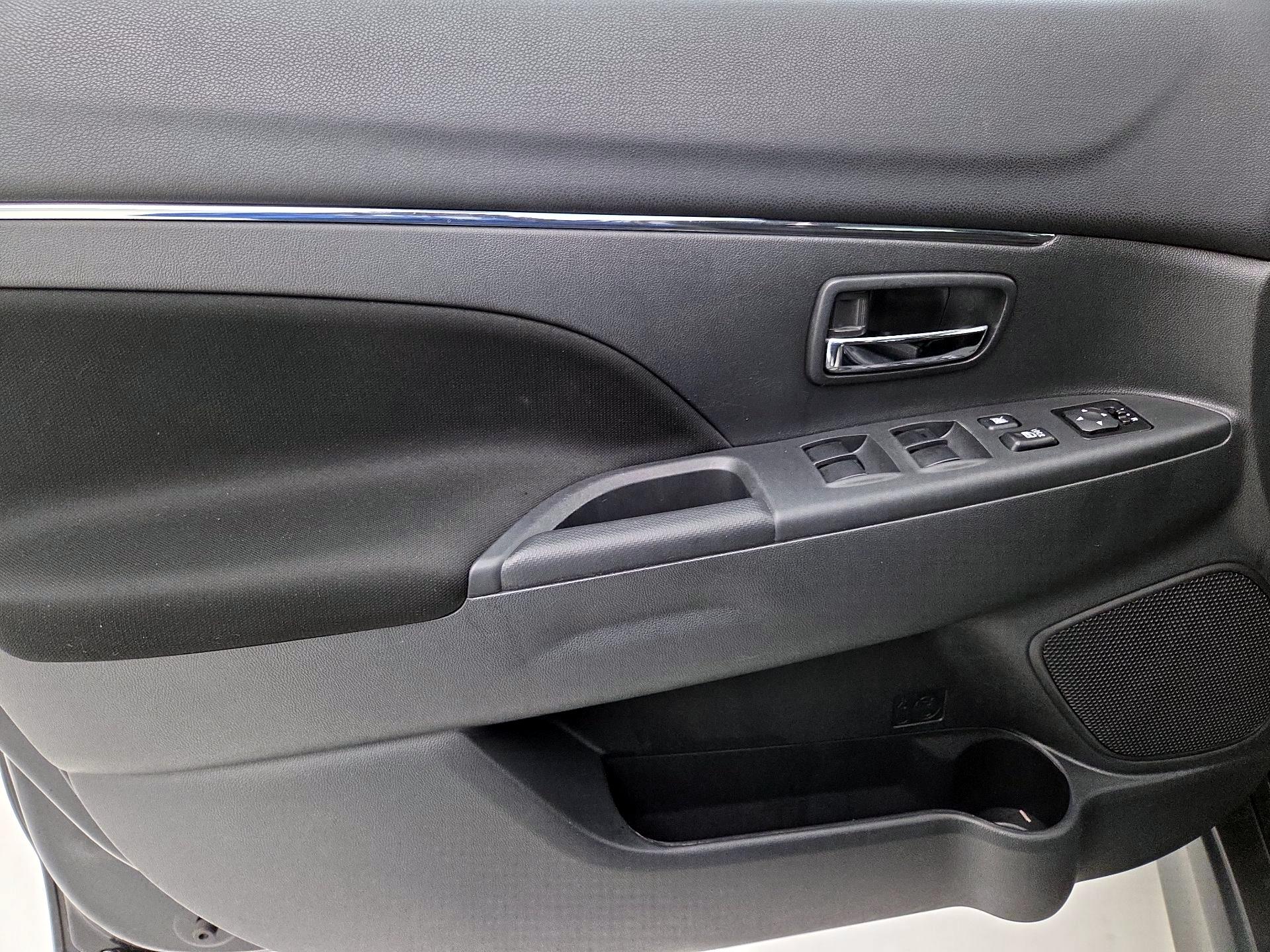 Thumbnail: 2025 Mitsubishi Outlander Sport - 12