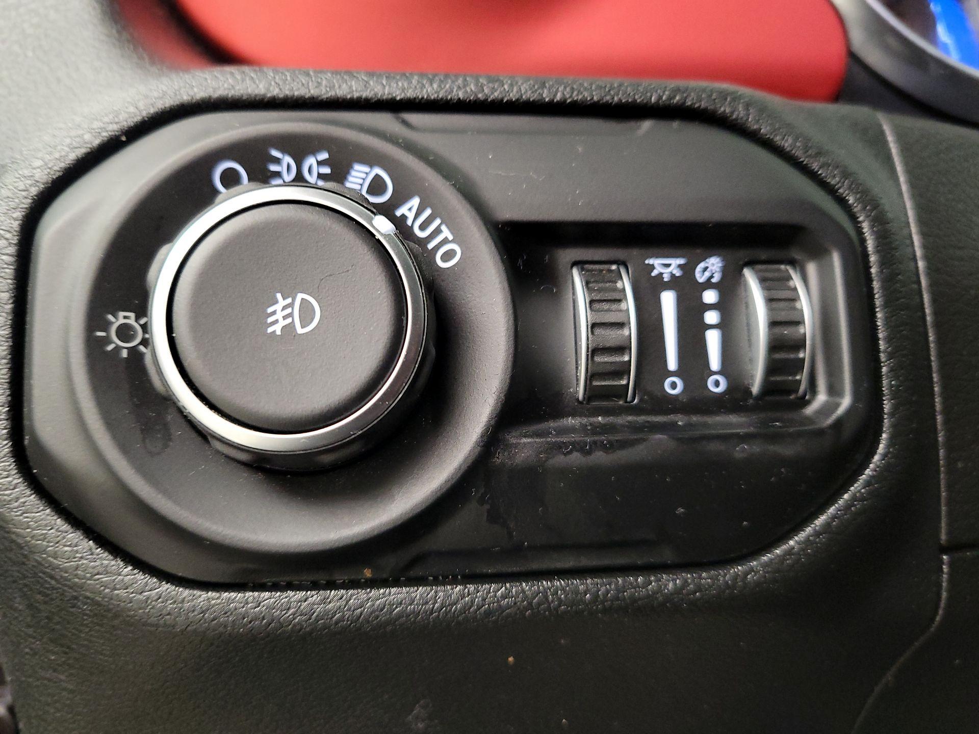 Thumbnail: 2020 Jeep Wrangler - 13