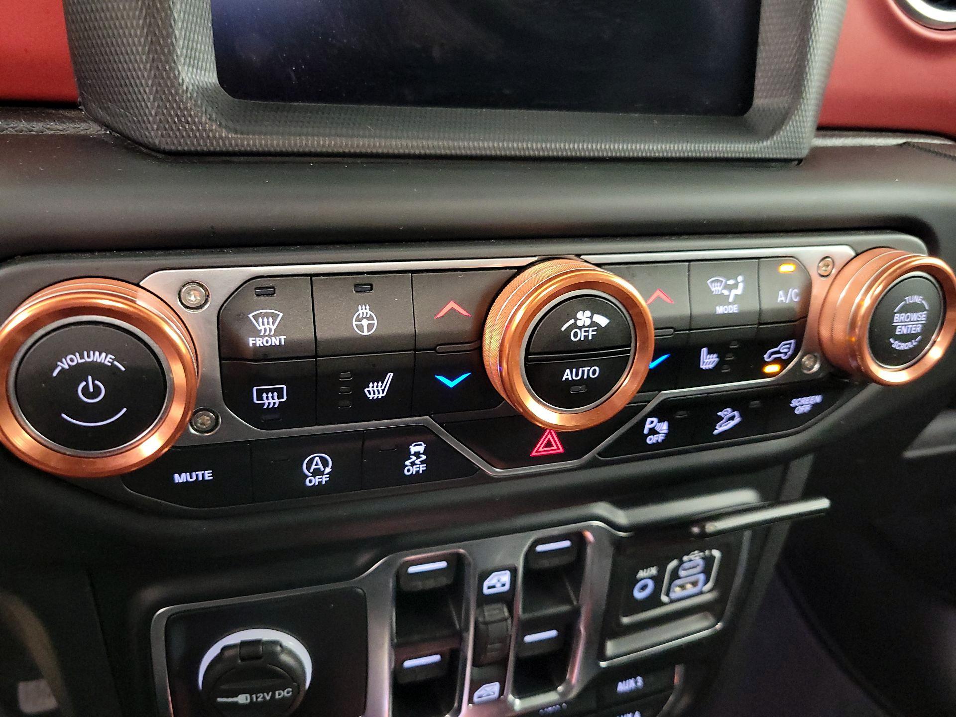 Thumbnail: 2020 Jeep Wrangler - 17